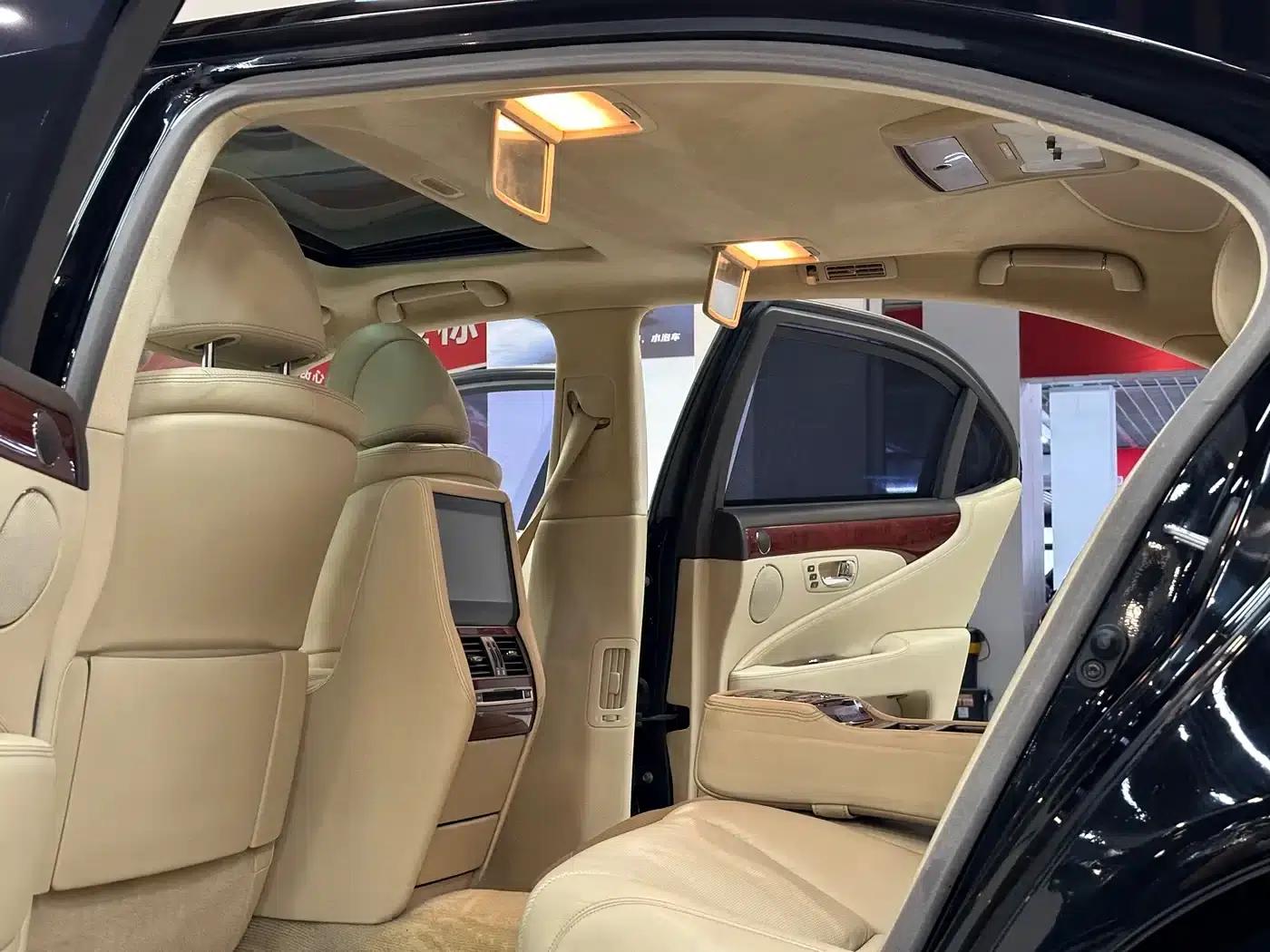 Lexus LS 2010 460L Premium Edition — миниатюра 13
