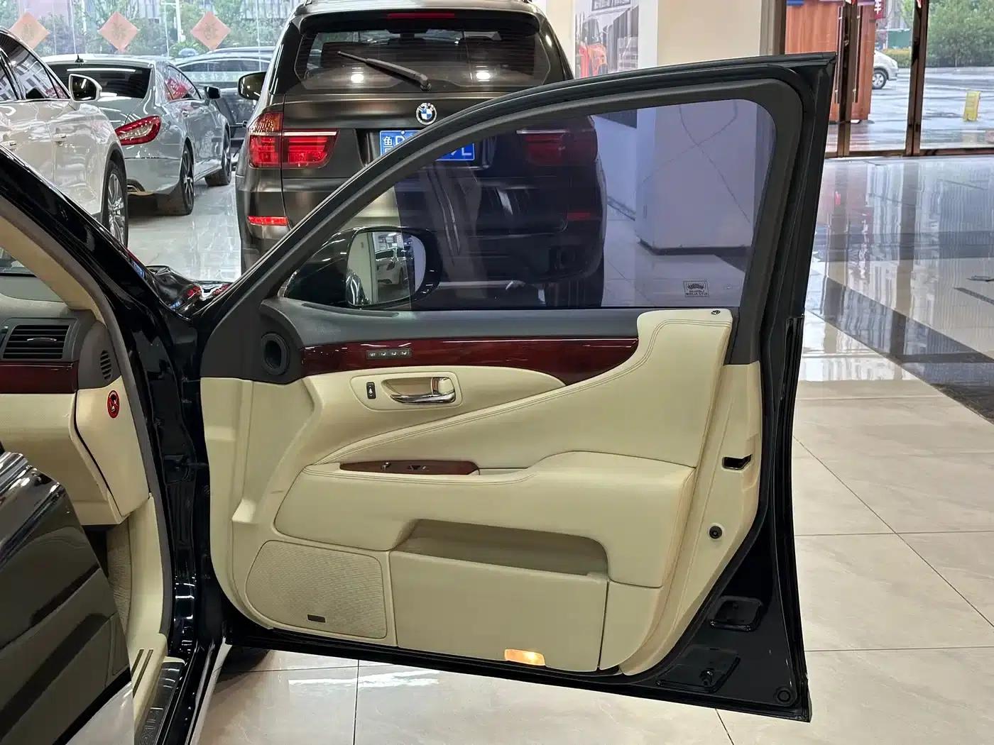 Lexus LS 2010 460L Premium Edition — миниатюра 15