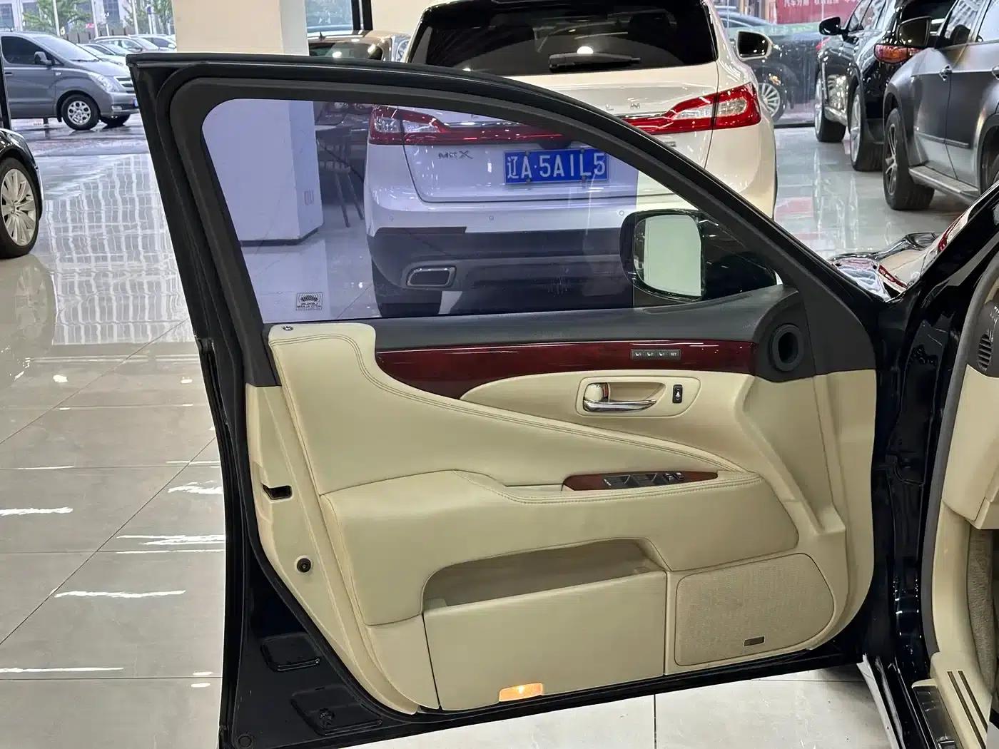 Lexus LS 2010 460L Premium Edition — миниатюра 18