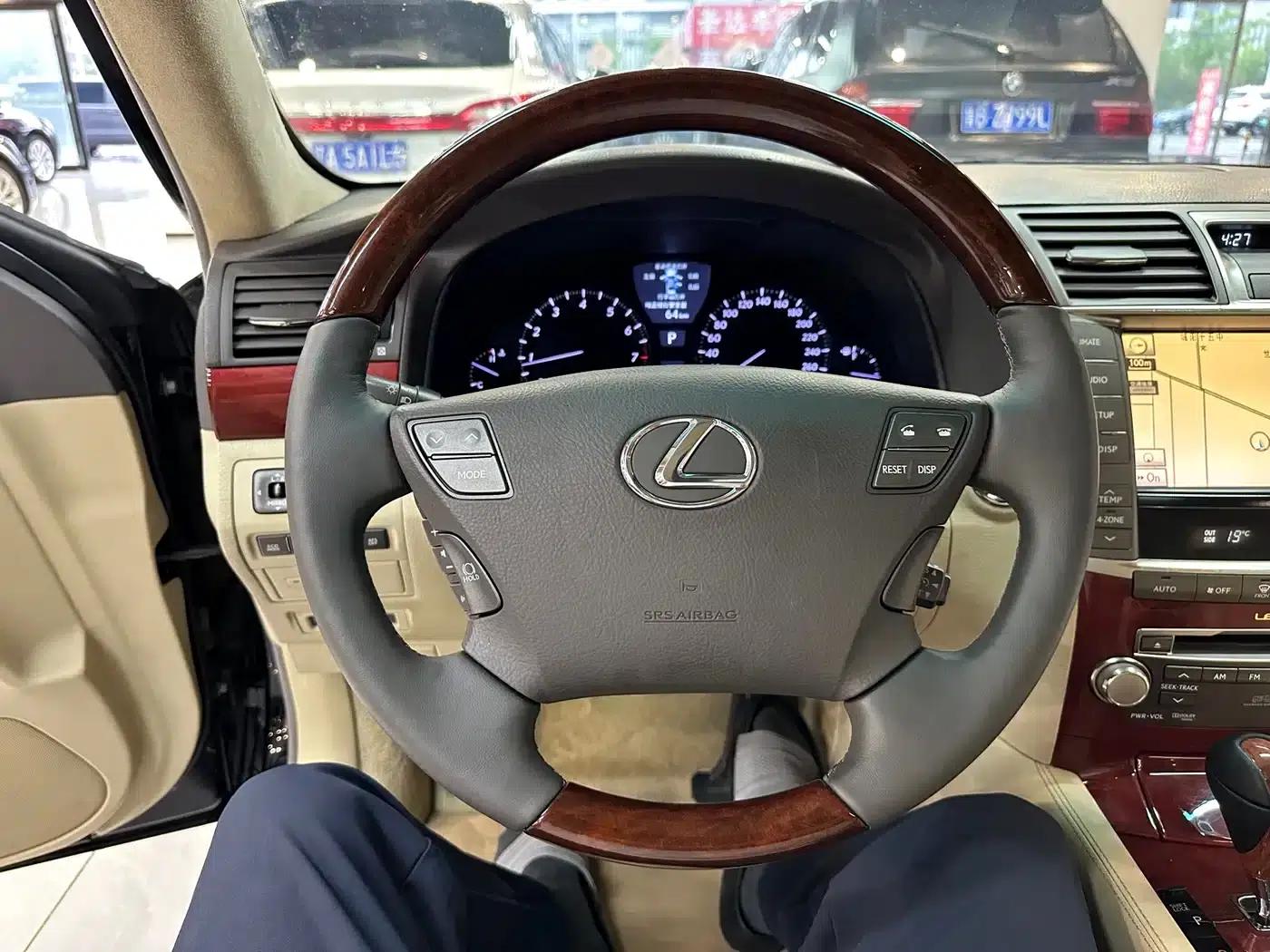 Lexus LS 2010 460L Premium Edition — миниатюра 22