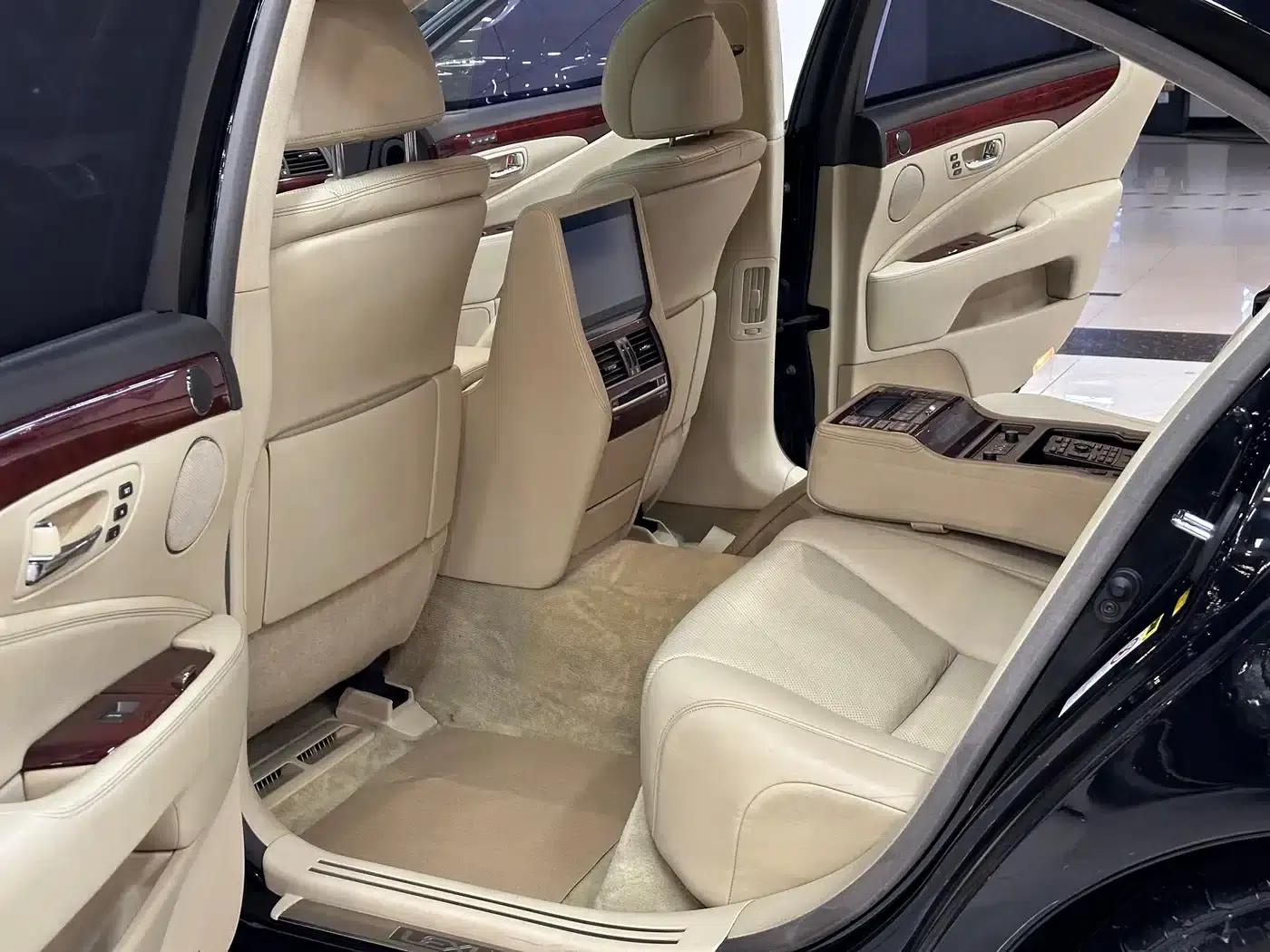 Lexus LS 2010 460L Premium Edition — миниатюра 8