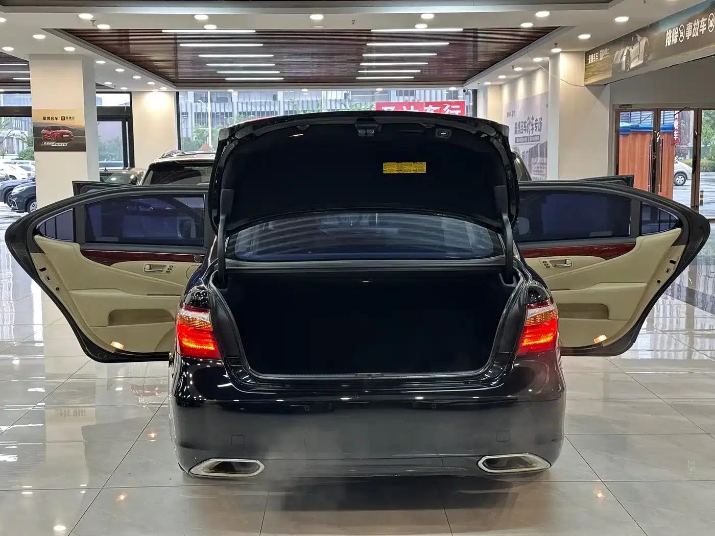 Lexus LS 2010 460L Premium Edition — миниатюра 9