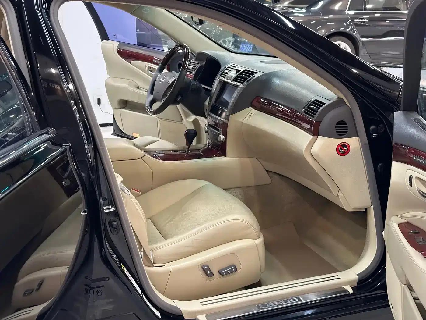 Lexus LS 2010 460L Premium Edition — миниатюра 10