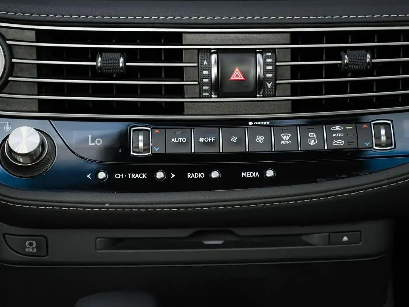 Lexus LS 2021 500h Premium Edition — миниатюра 17