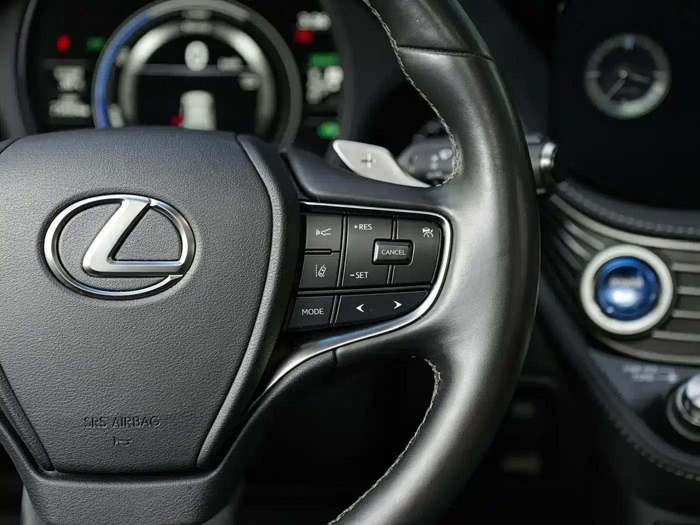 Lexus LS 2021 500h Premium Edition — миниатюра 20