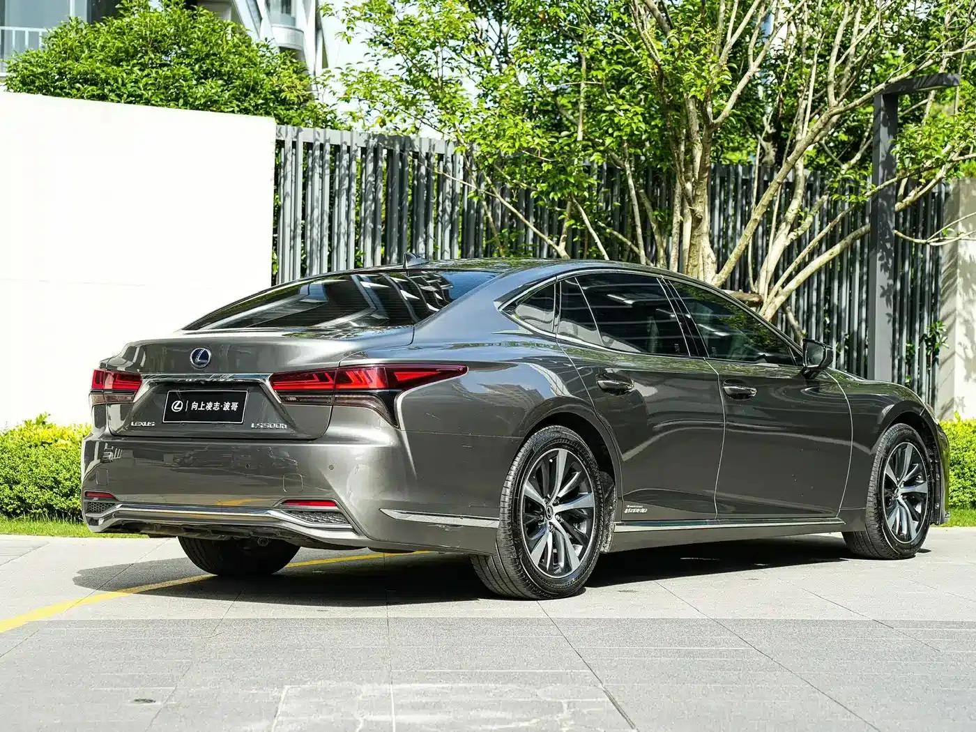 Lexus LS 2021 500h Premium Edition — миниатюра 4