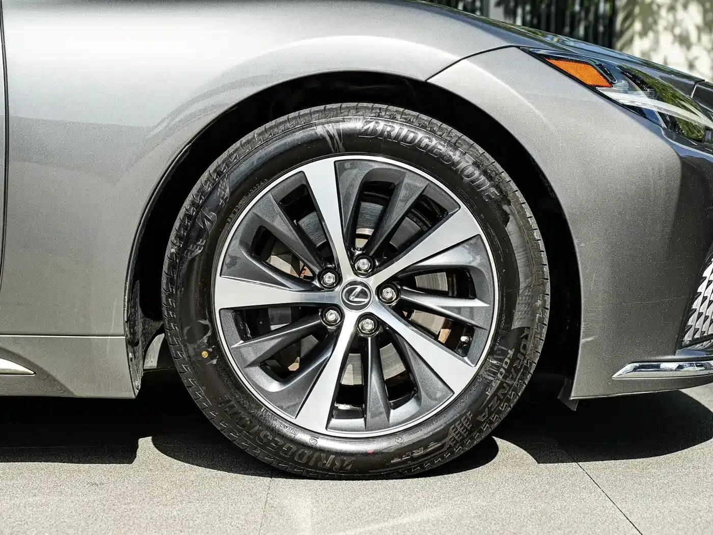 Lexus LS 2021 500h Premium Edition — миниатюра 6