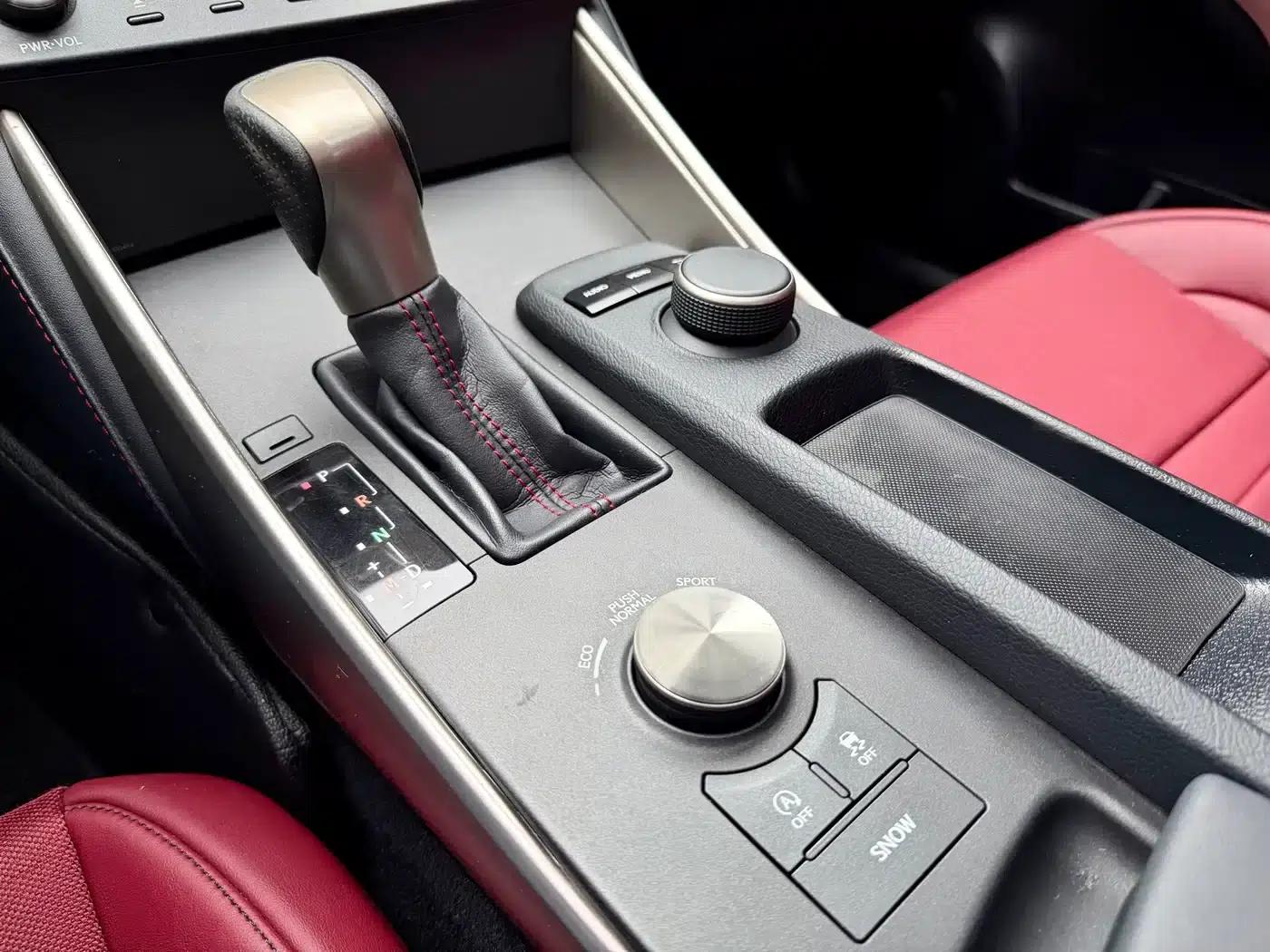 Lexus IS 2015 200t F SPORT — миниатюра 16