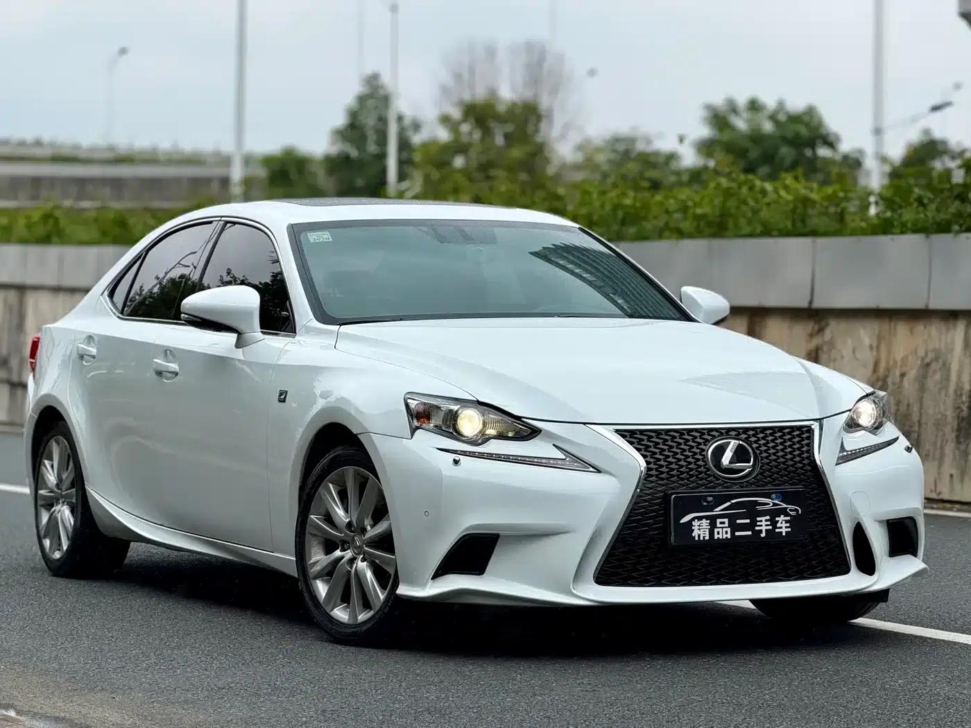 Lexus IS 2015 200t F SPORT — миниатюра 3