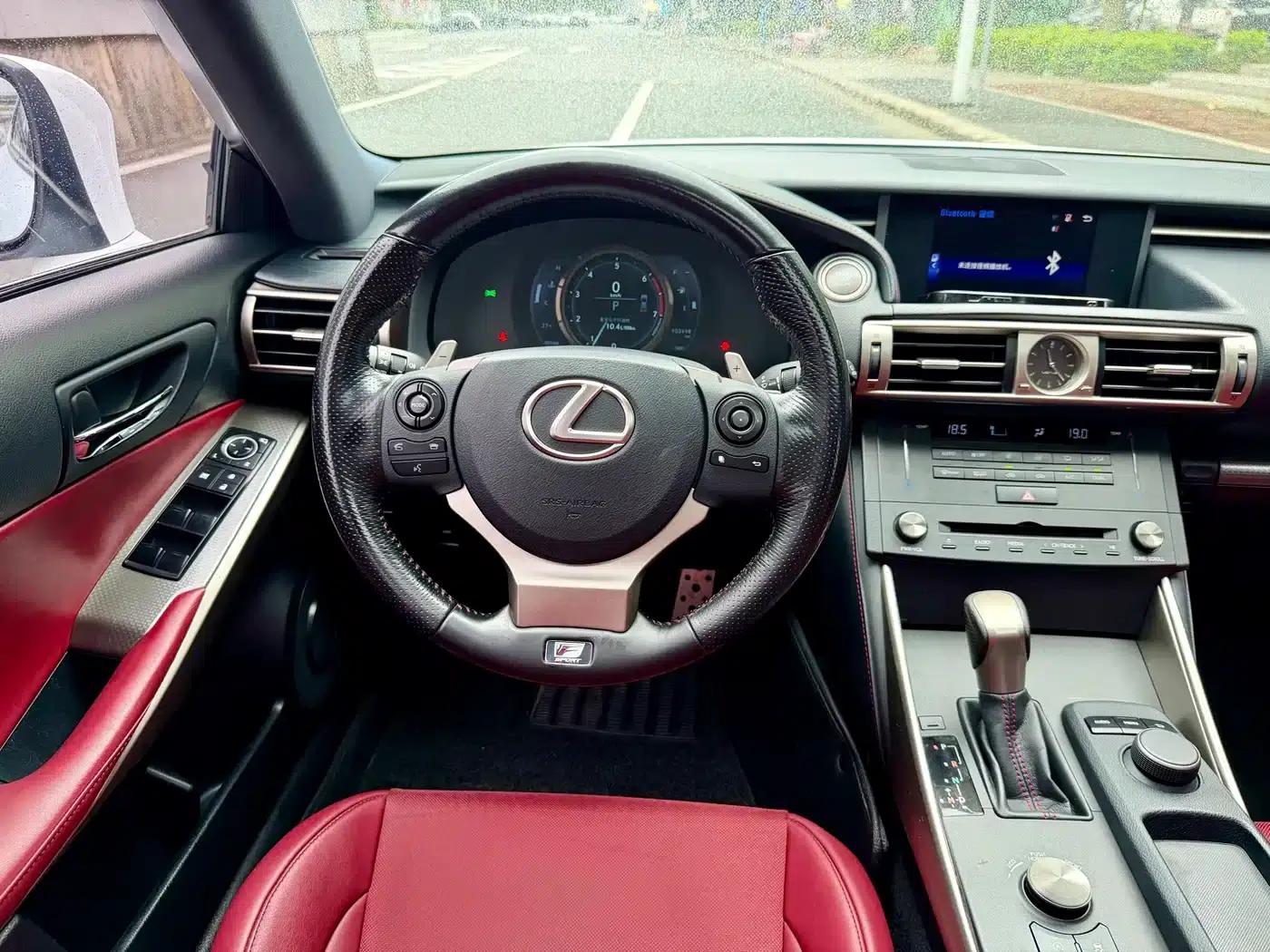 Lexus IS 2015 200t F SPORT — миниатюра 24