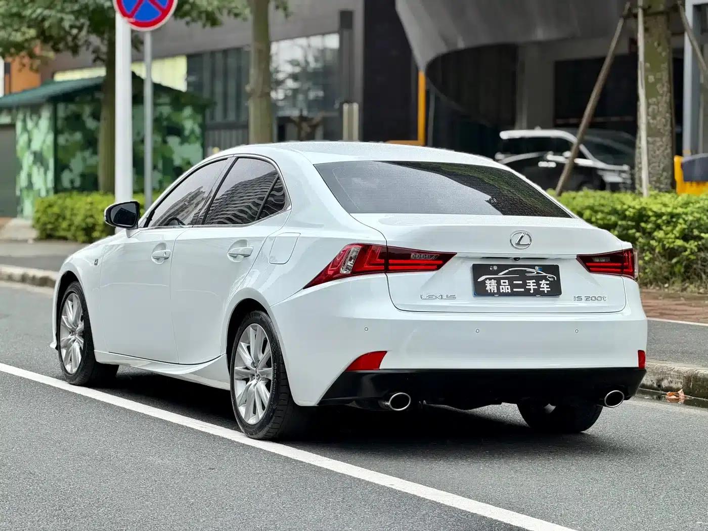 Lexus IS 2015 200t F SPORT — миниатюра 5