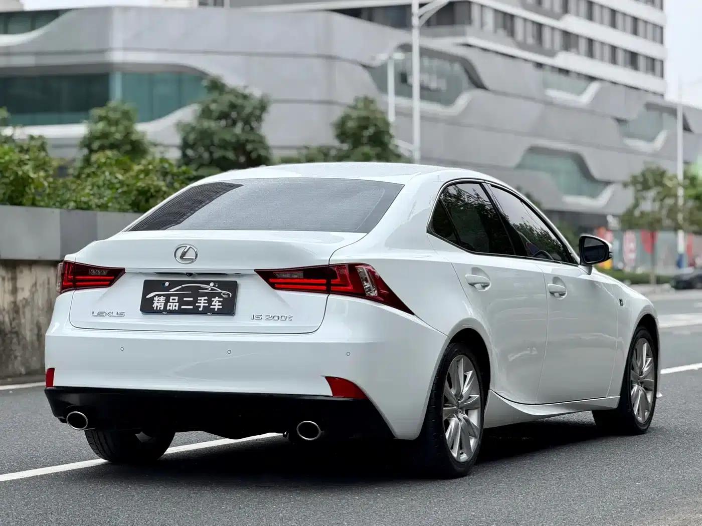 Lexus IS 2015 200t F SPORT — миниатюра 6
