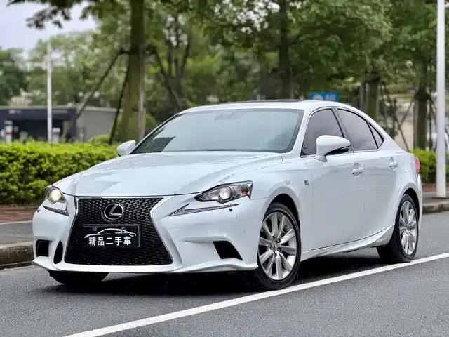 Lexus IS 2015 200t F SPORT
