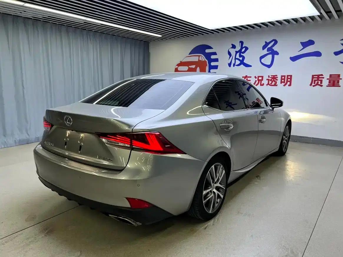 Lexus IS 2017 300 Leading Edition — миниатюра 18