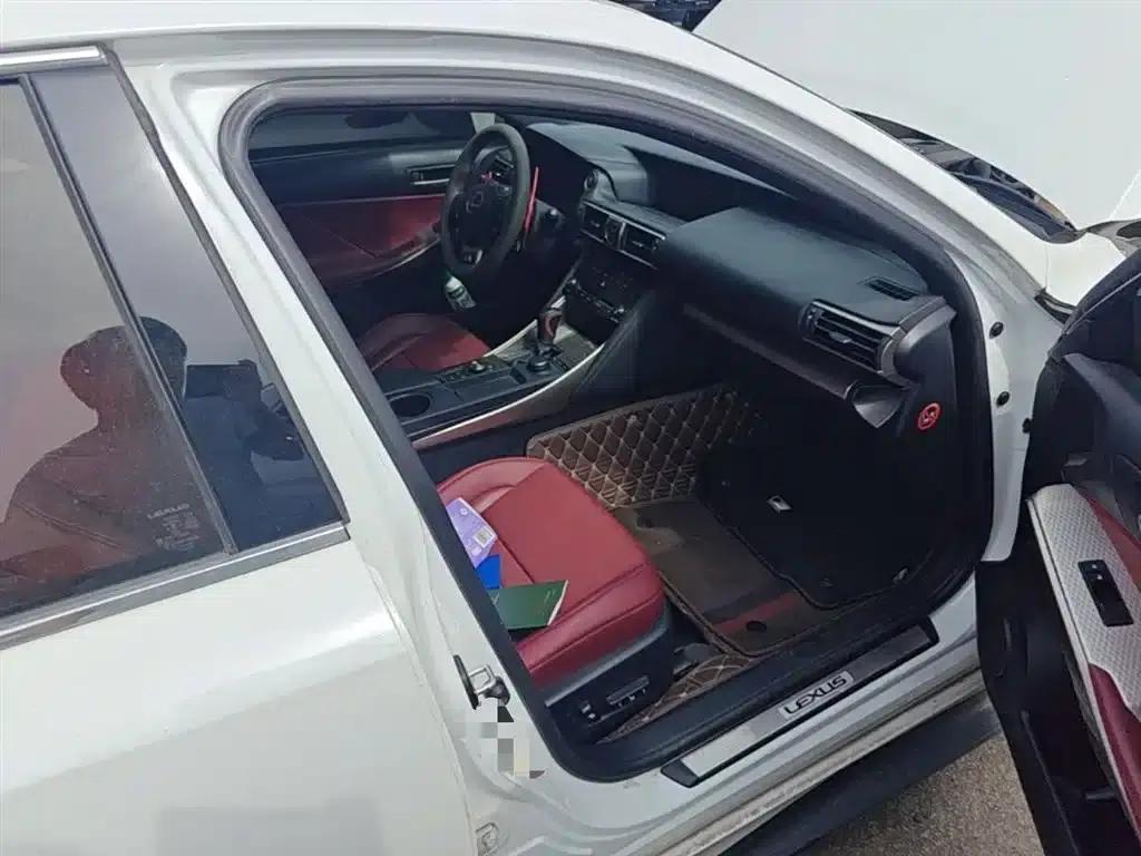 Lexus IS 2017 300 F SPORT Edition — миниатюра 11