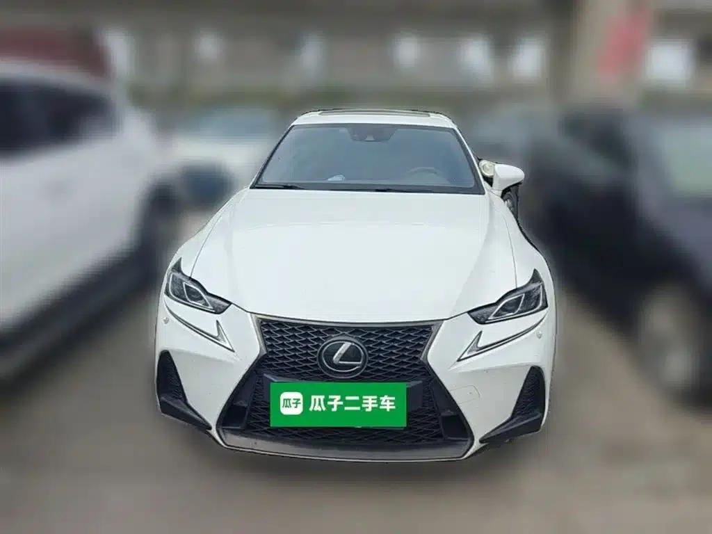 Lexus IS 2017 300 F SPORT Edition — миниатюра 5