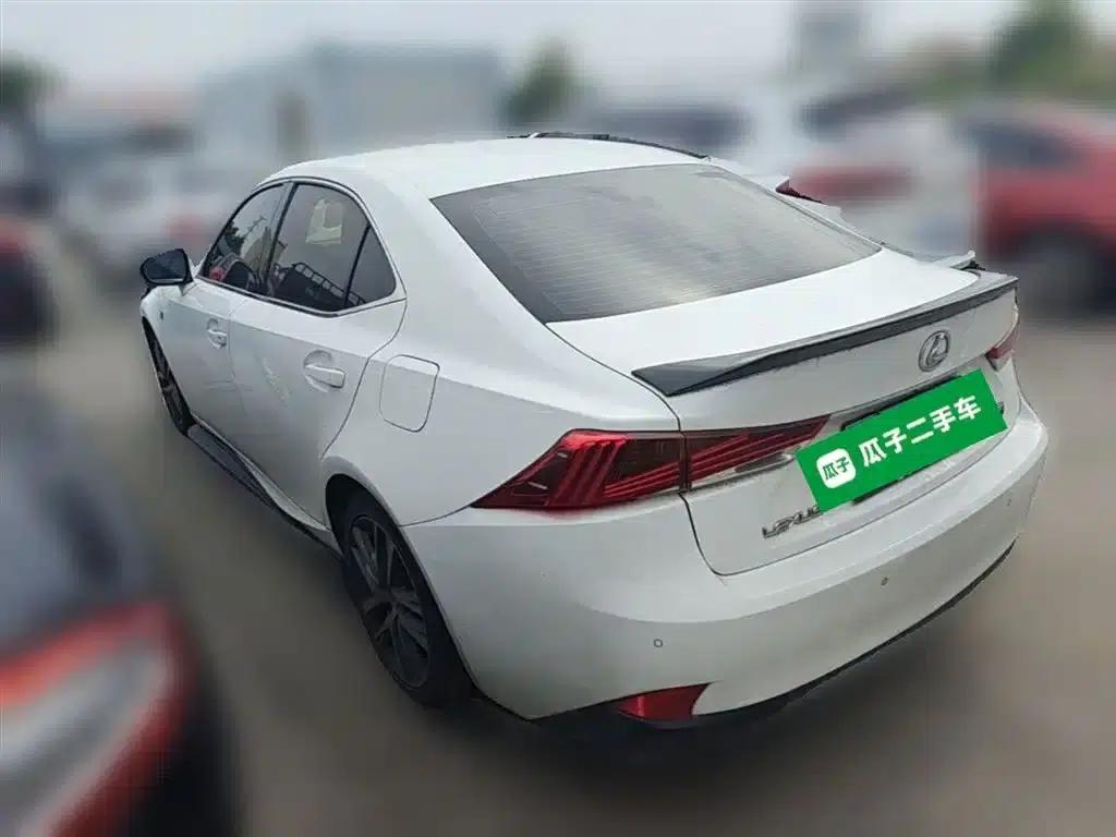 Lexus IS 2017 300 F SPORT Edition — миниатюра 9