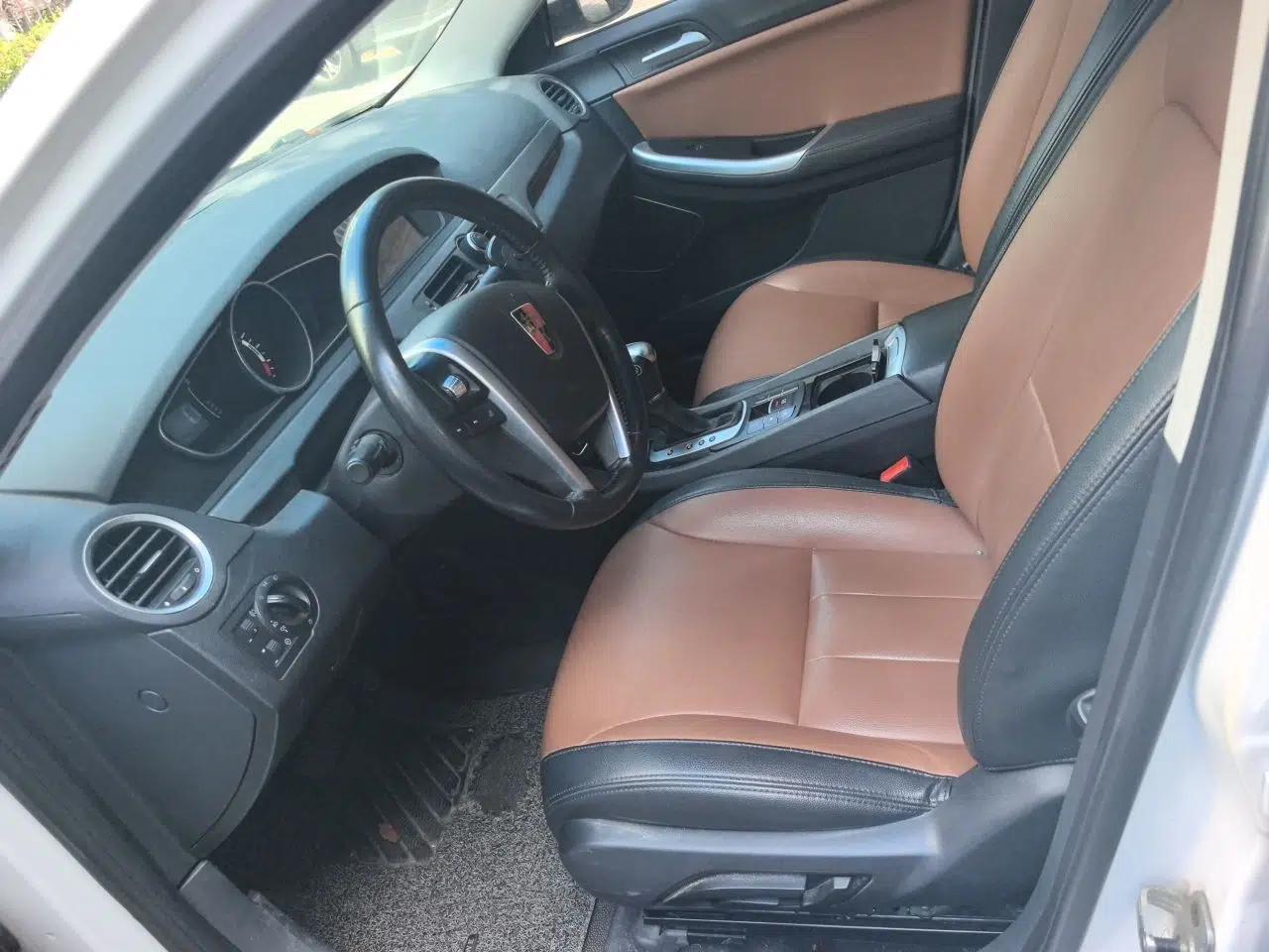 Roewe e550 2016 Deluxe Edition — миниатюра 16