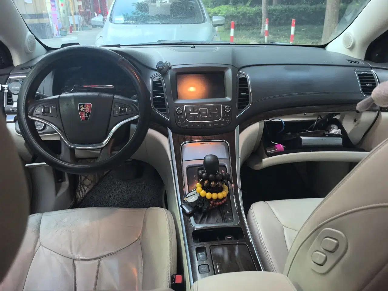 Roewe e950 2017 50T Hybrid Connected Executive Edition — миниатюра 10