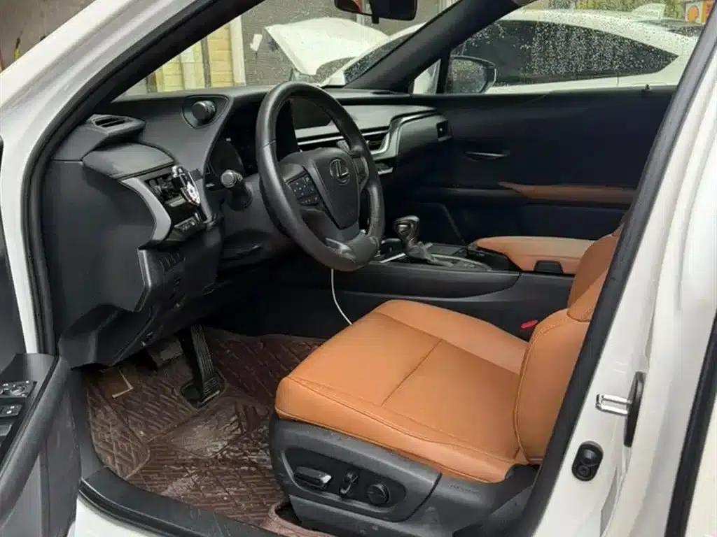 Lexus UX 2020 260h Explorer Edition — миниатюра 7