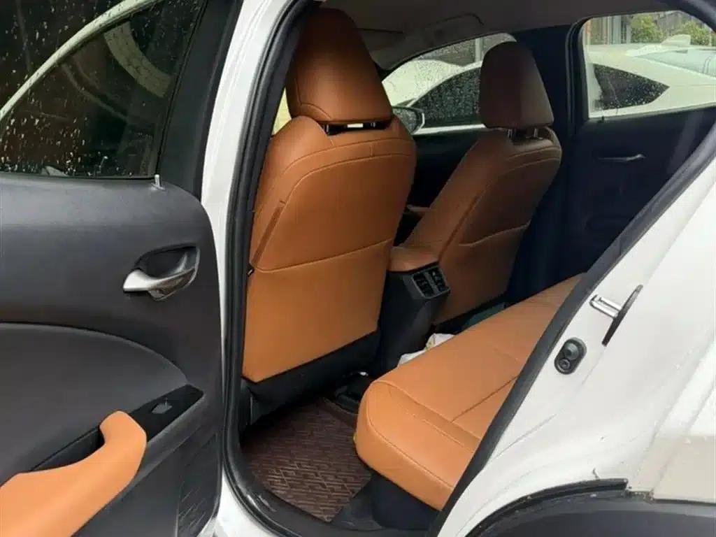 Lexus UX 2020 260h Explorer Edition — миниатюра 8