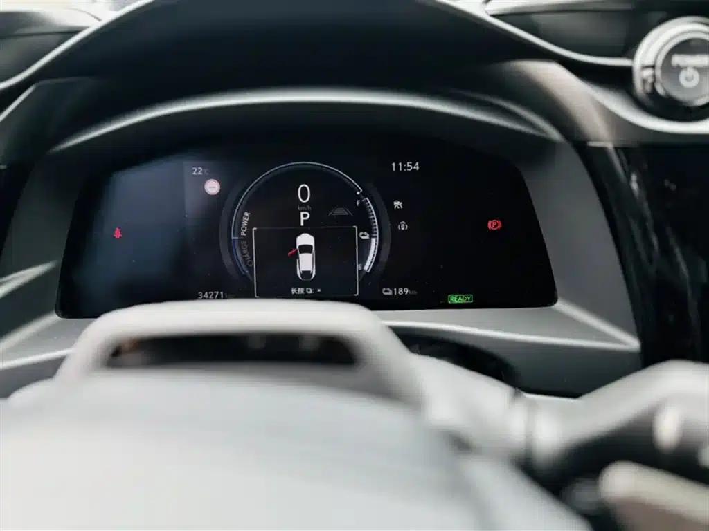 Lexus RZ 2023 450e AWD Luxury Edition — миниатюра 6