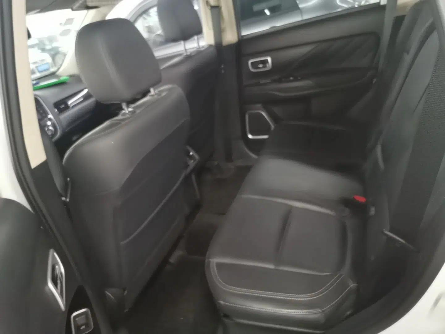 Mitsubishi Outlander 2019 2.0L Two-Wheel Drive Comfort Edition 5 Seats China V Standard — миниатюра 20