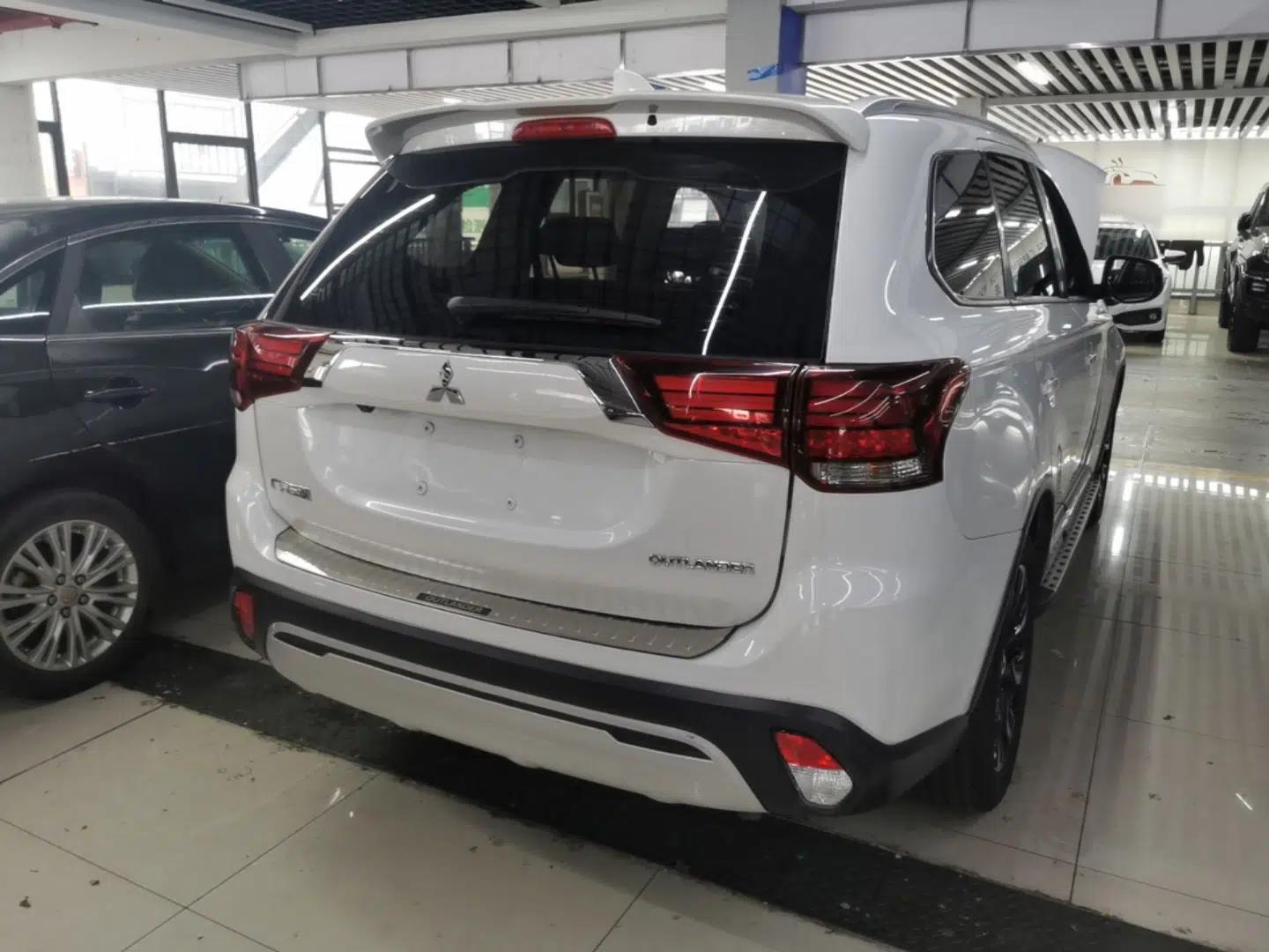Mitsubishi Outlander 2019 2.0L Two-Wheel Drive Comfort Edition 5 Seats China V Standard — миниатюра 6