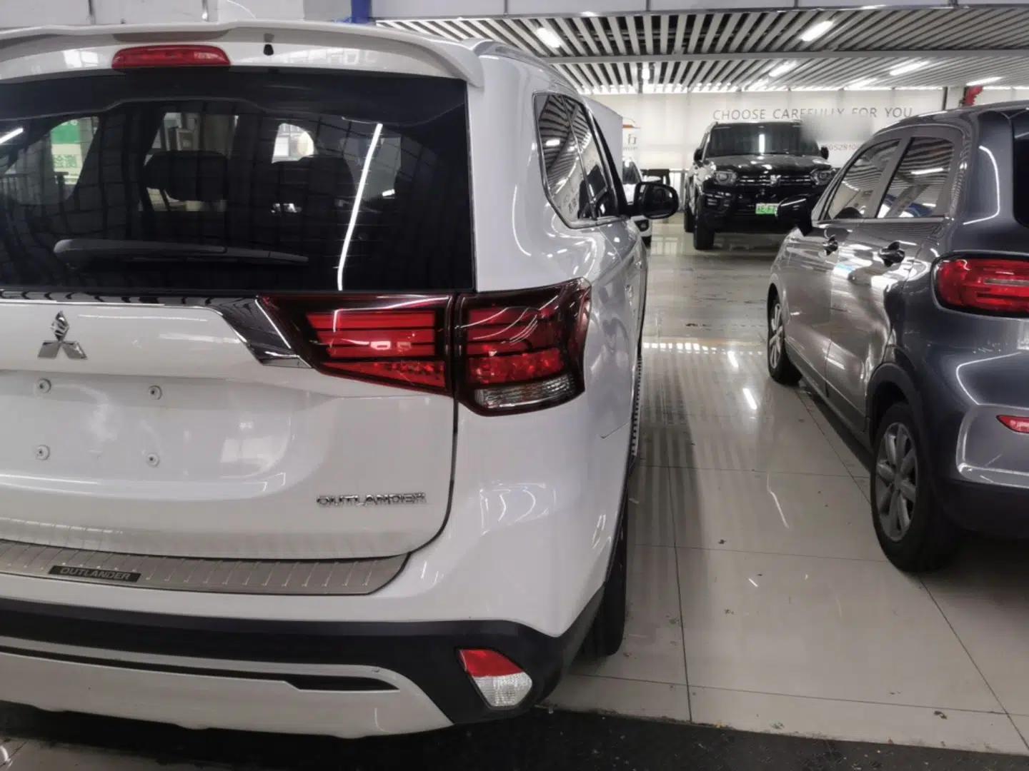 Mitsubishi Outlander 2019 2.0L Two-Wheel Drive Comfort Edition 5 Seats China V Standard — миниатюра 7