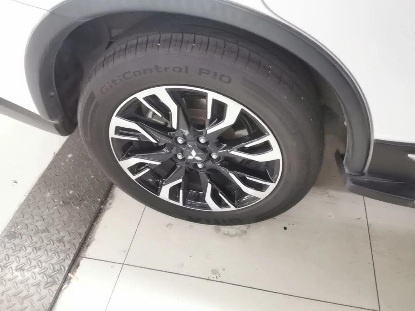 Mitsubishi Outlander 2019 2.0L Two-Wheel Drive Comfort Edition 5 Seats China V Standard — миниатюра 10