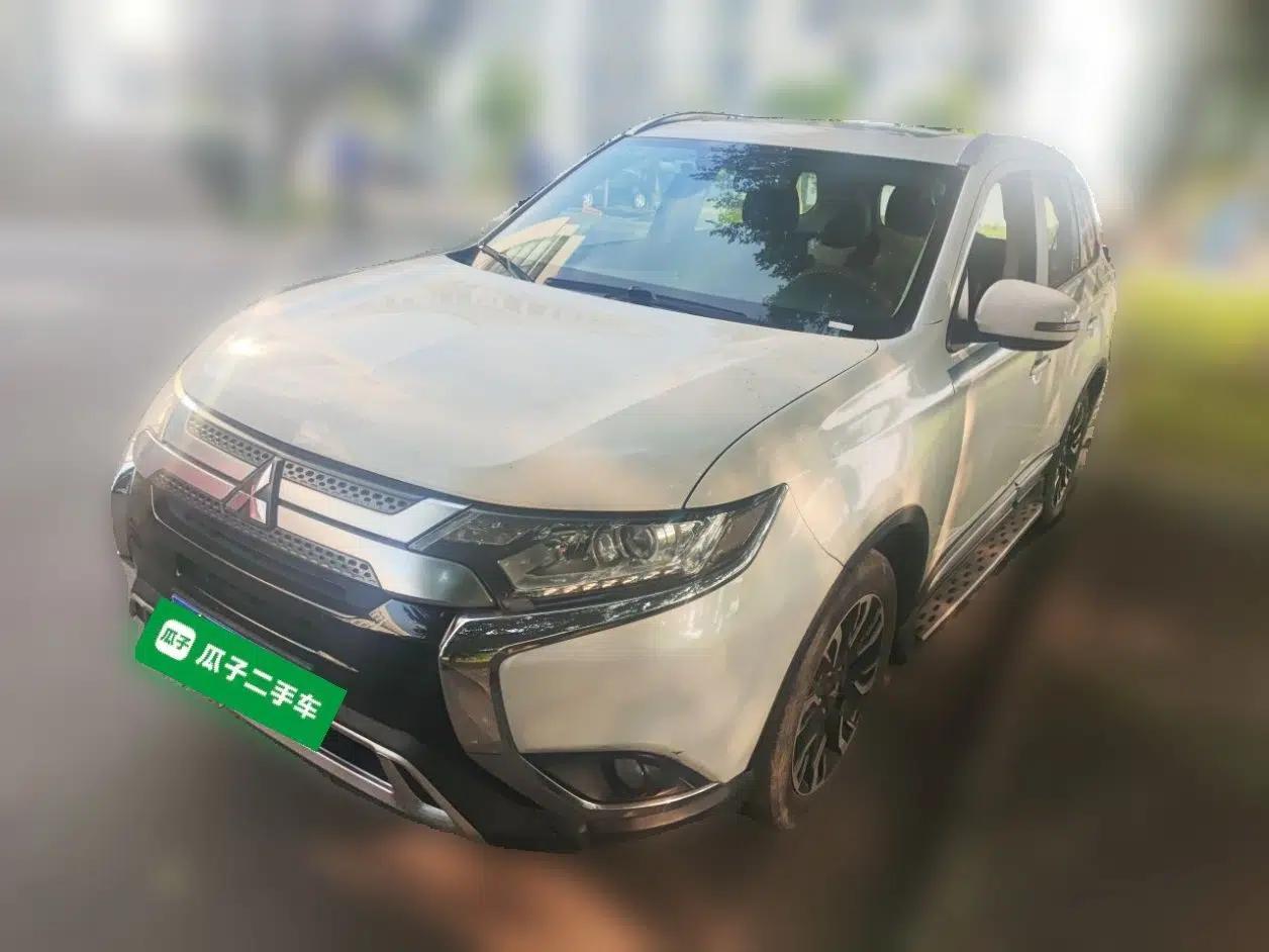 Mitsubishi Outlander 2019 2.0L Two-Wheel Drive Comfort Edition 5 Seats China VI Standard — миниатюра 1