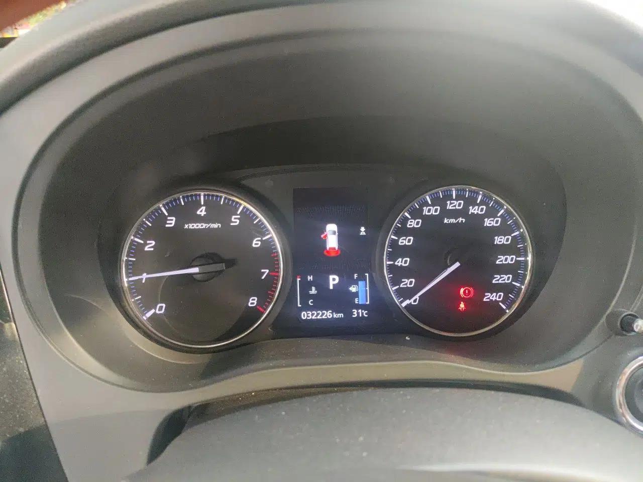 Mitsubishi Outlander 2019 2.0L Two-Wheel Drive Comfort Edition 5 Seats China VI Standard — миниатюра 12