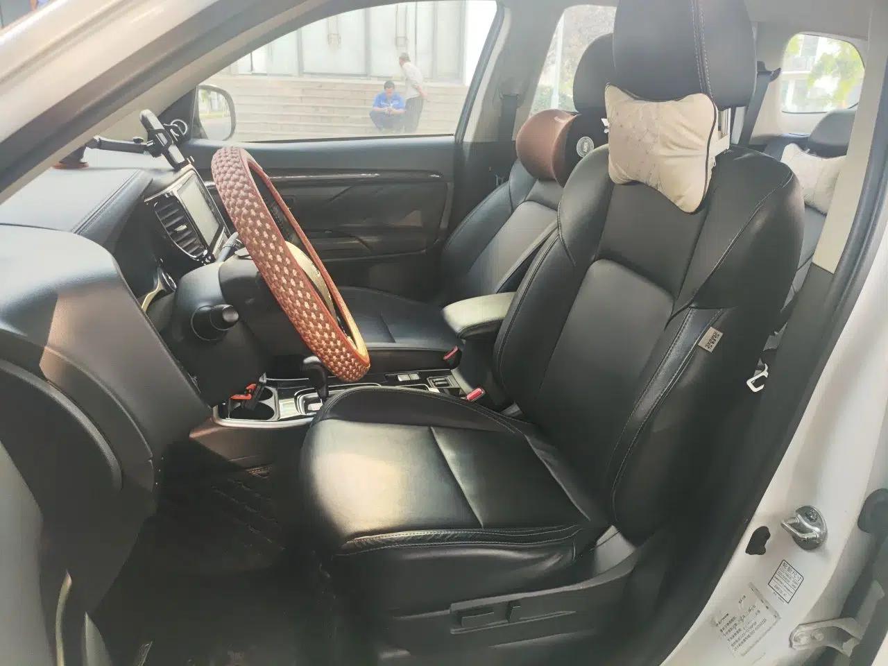 Mitsubishi Outlander 2019 2.0L Two-Wheel Drive Comfort Edition 5 Seats China VI Standard — миниатюра 16