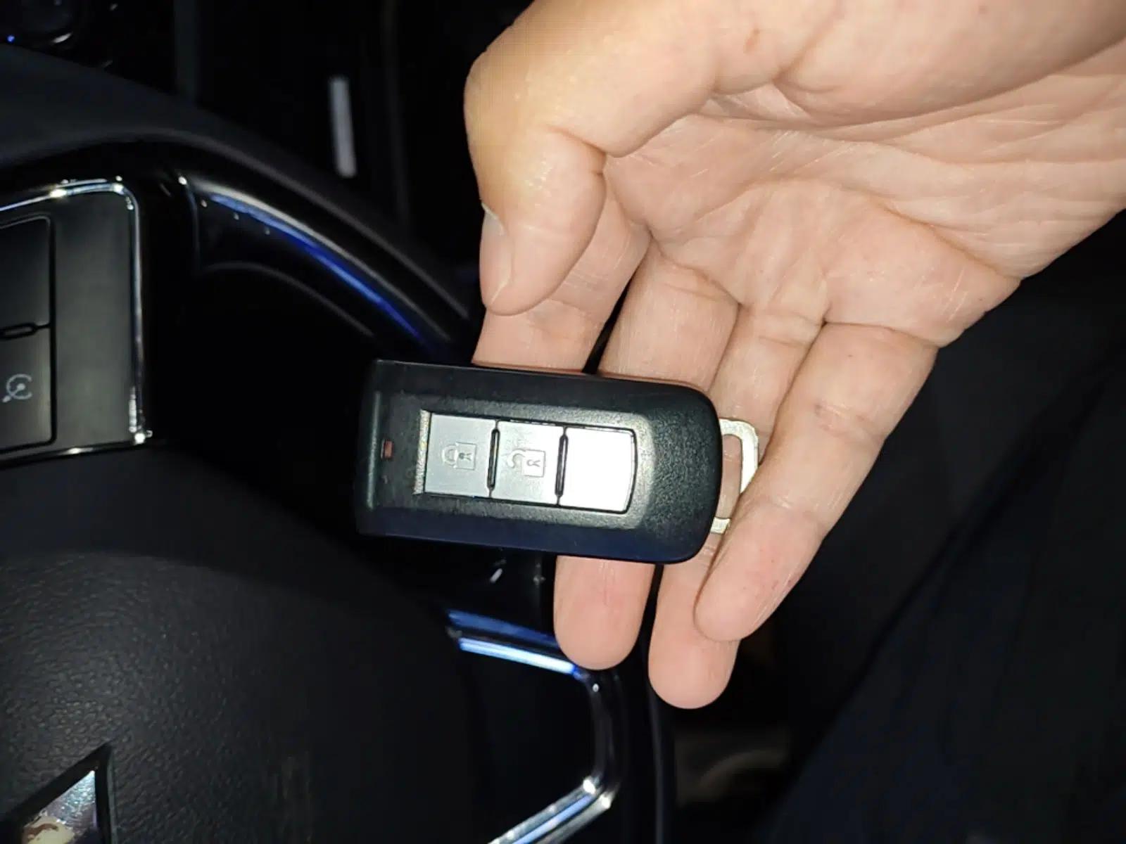 Mitsubishi Outlander 2020 2.0L Two-Wheel Drive Comfort Edition 7-Seater — миниатюра 12