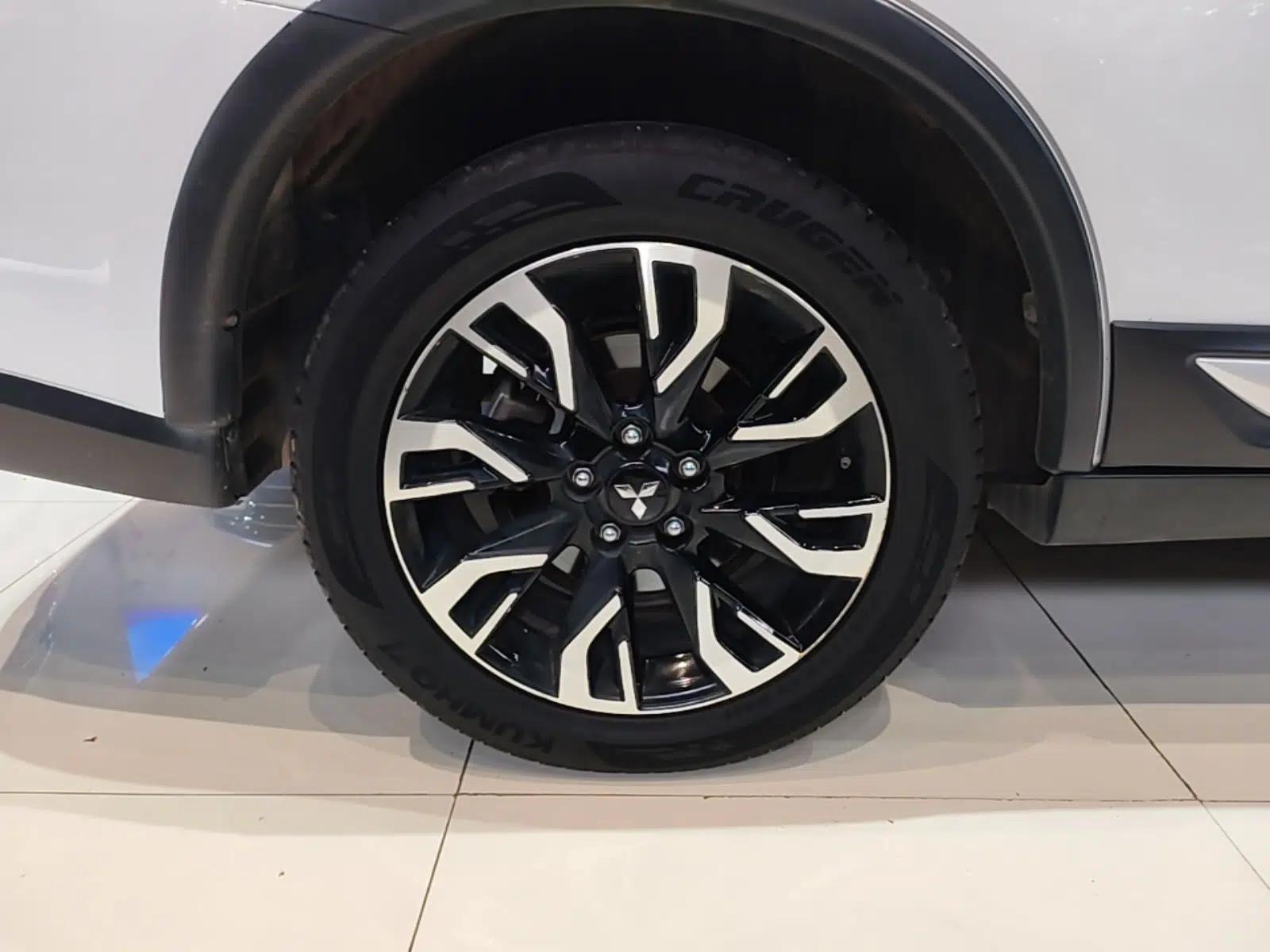 Mitsubishi Outlander 2020 2.0L Two-Wheel Drive Comfort Edition 7-Seater — миниатюра 10