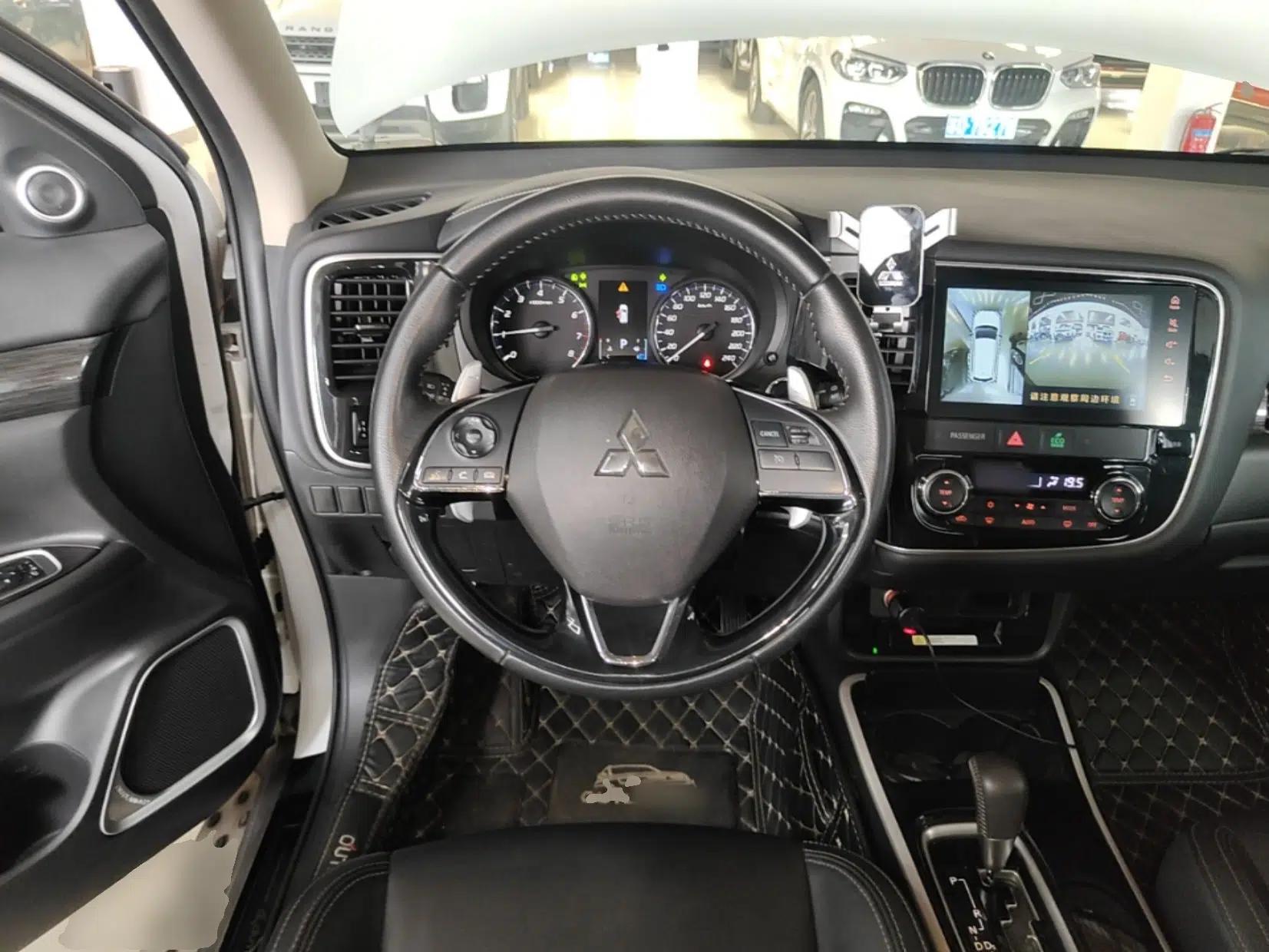 Mitsubishi Outlander 2019 2.0L Two-Wheel Drive Comfort Edition 7-Seater China VI Standard — миниатюра 14