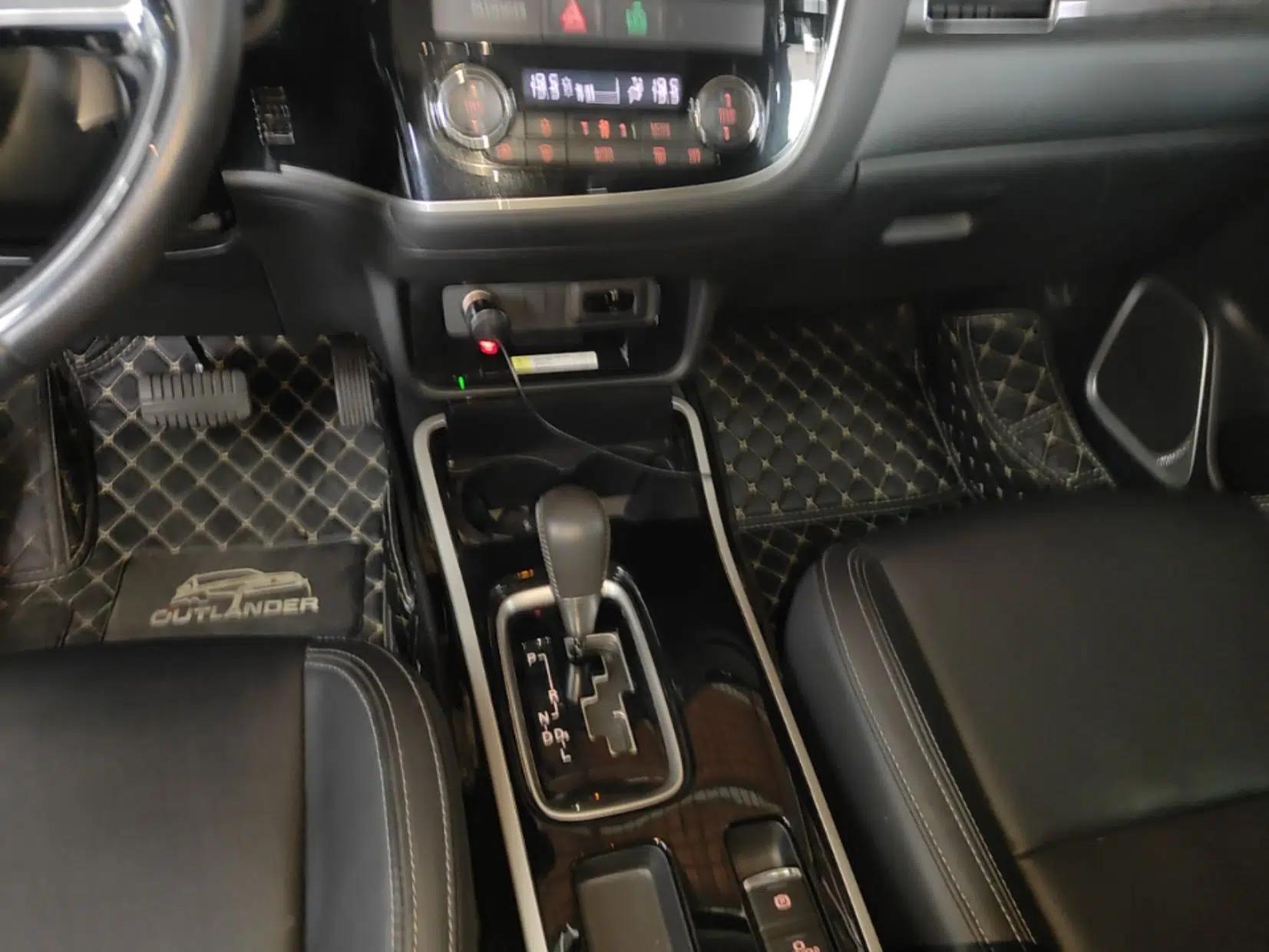 Mitsubishi Outlander 2019 2.0L Two-Wheel Drive Comfort Edition 7-Seater China VI Standard — миниатюра 17
