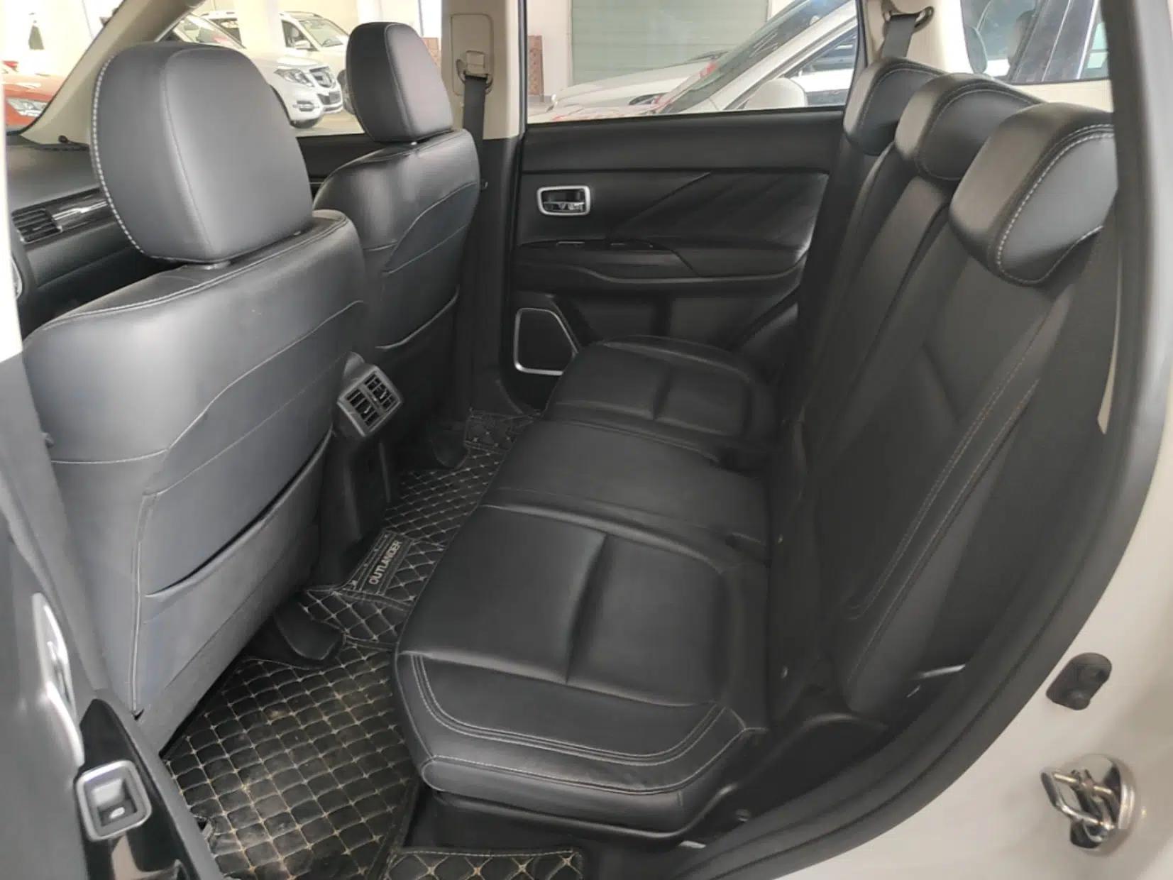 Mitsubishi Outlander 2019 2.0L Two-Wheel Drive Comfort Edition 7-Seater China VI Standard — миниатюра 20