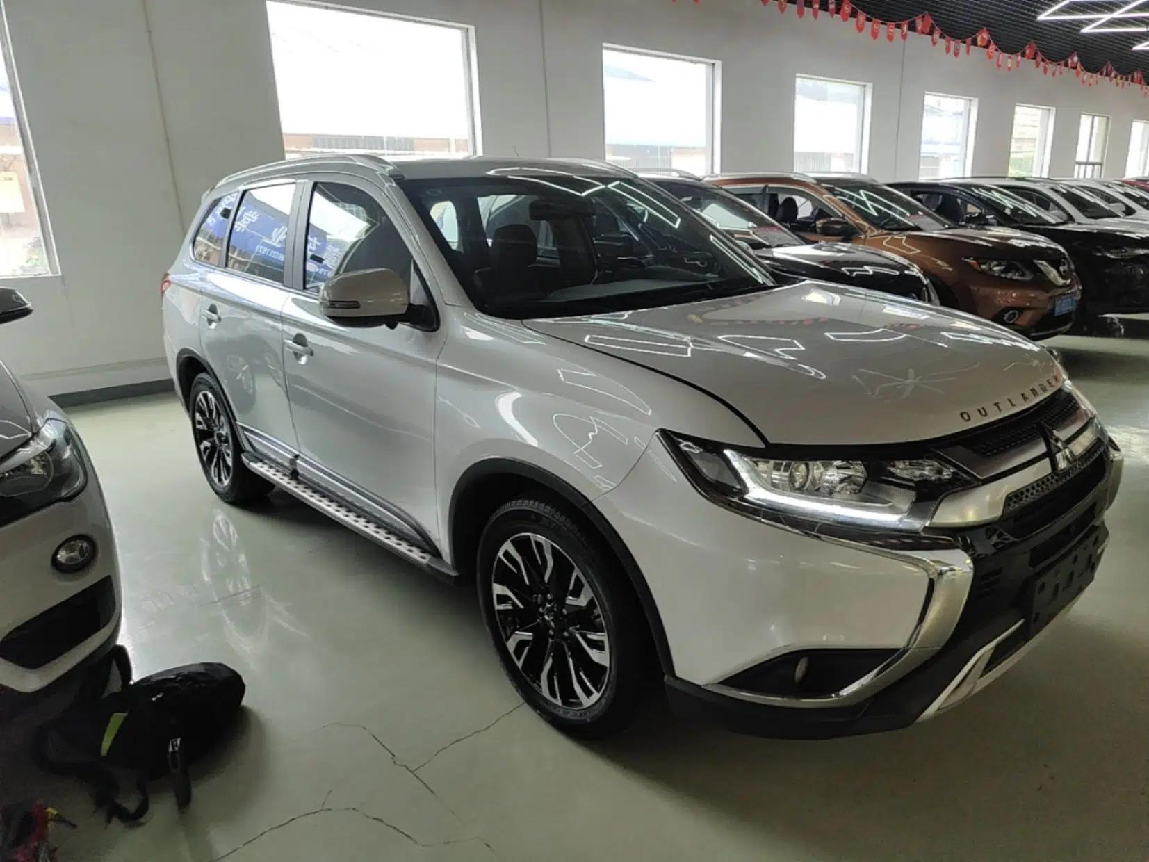 Mitsubishi Outlander 2019 2.0L Two-Wheel Drive Comfort Edition 7-Seater China VI Standard — миниатюра 3