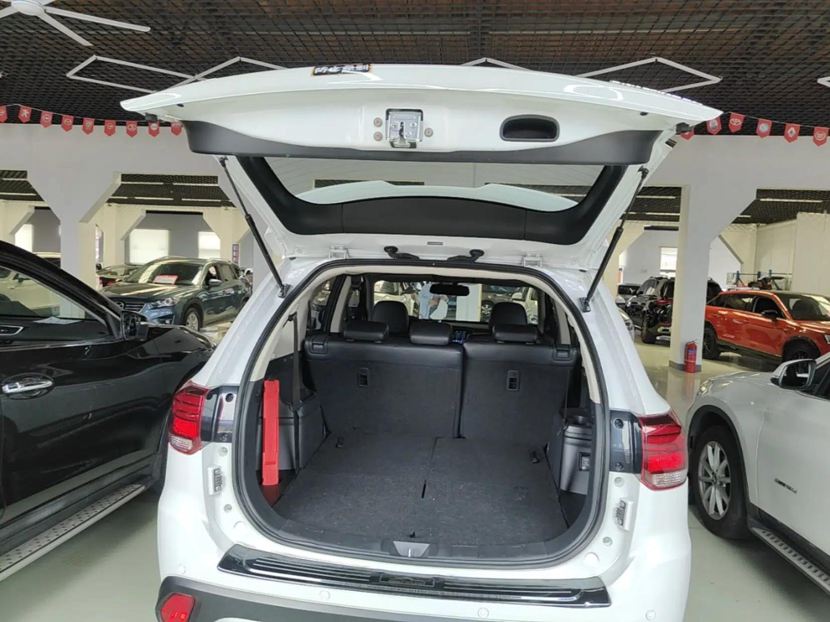 Mitsubishi Outlander 2019 2.0L Two-Wheel Drive Comfort Edition 7-Seater China VI Standard — миниатюра 22