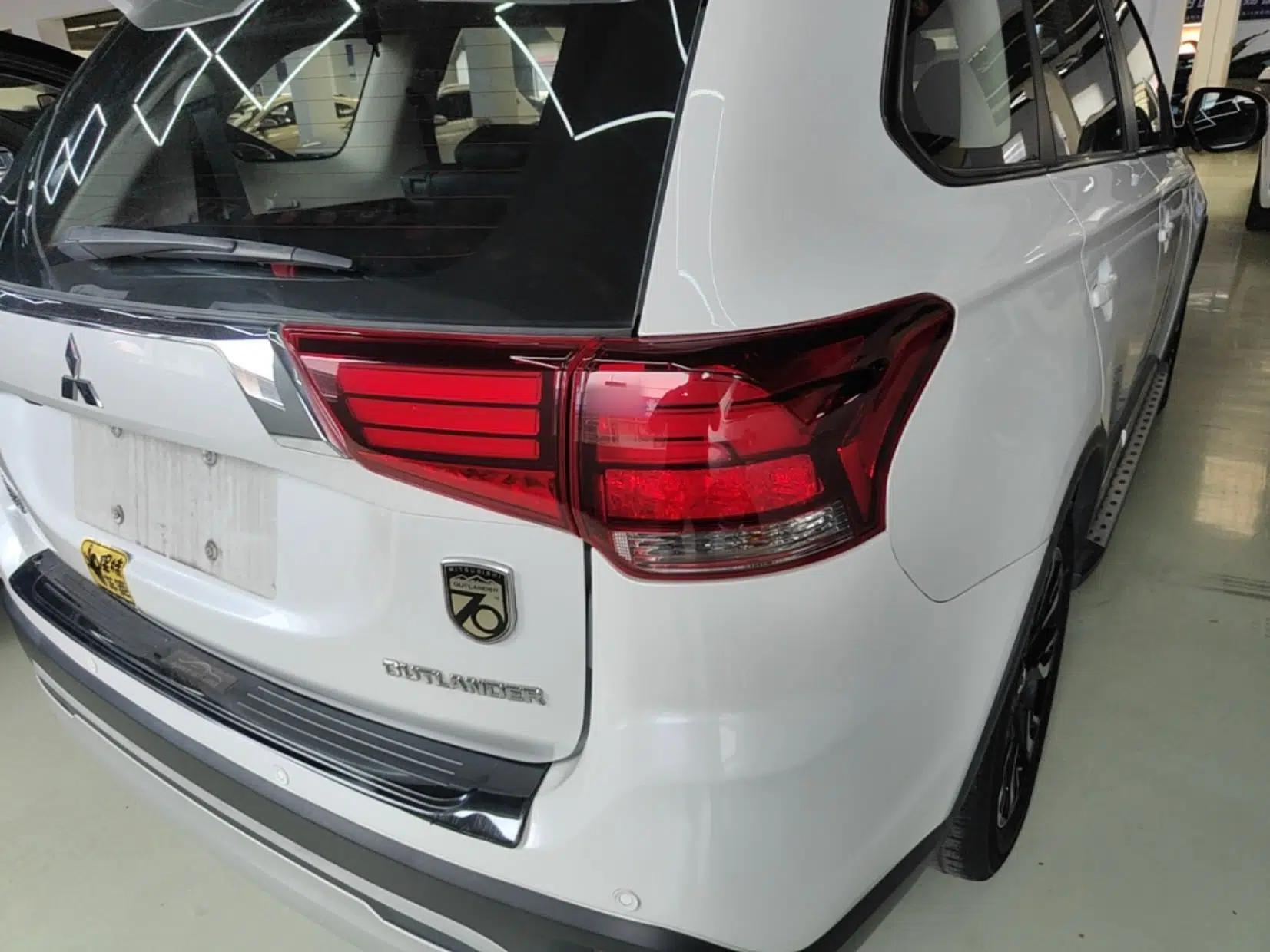 Mitsubishi Outlander 2019 2.0L Two-Wheel Drive Comfort Edition 7-Seater China VI Standard — миниатюра 7