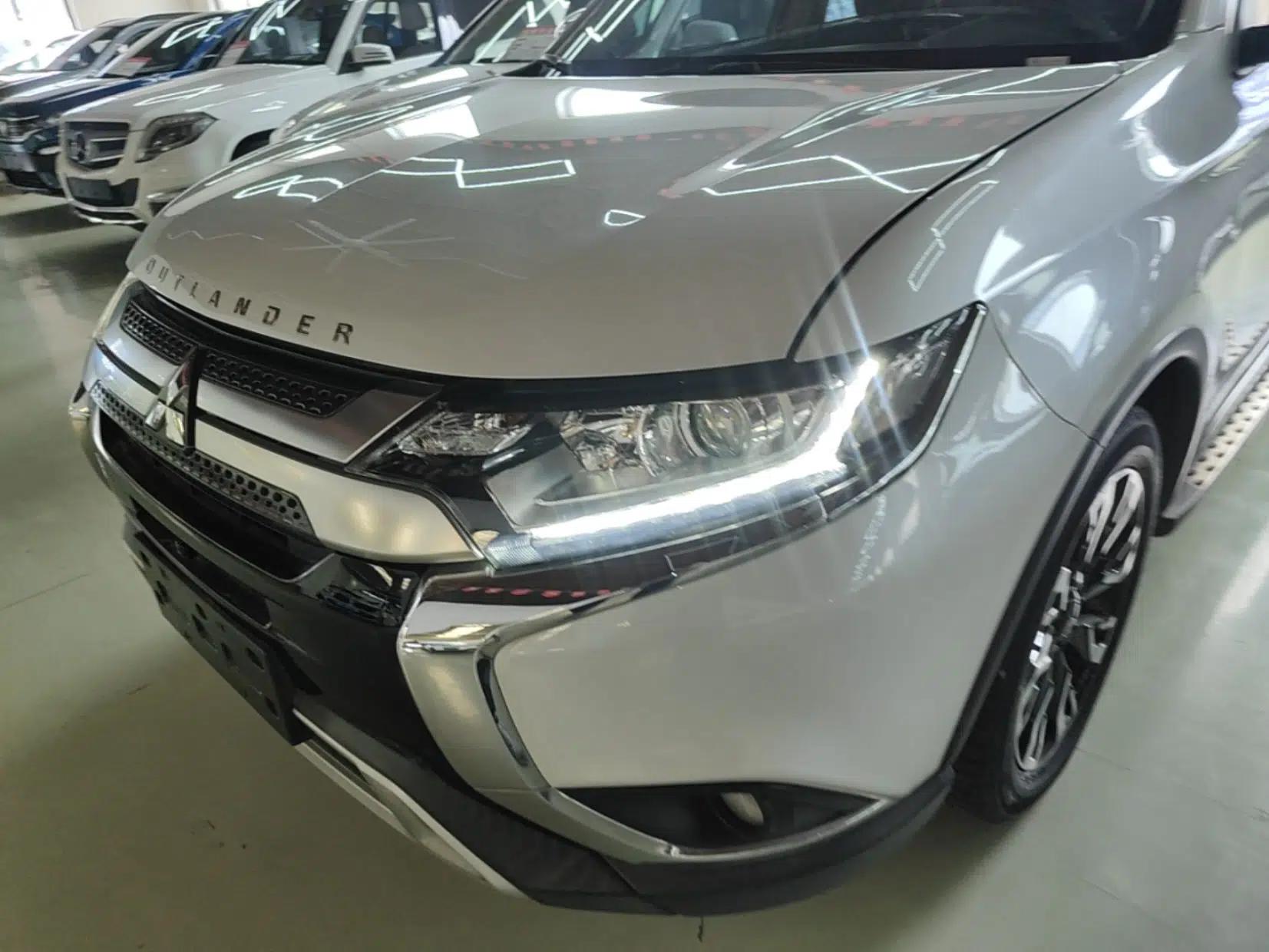 Mitsubishi Outlander 2019 2.0L Two-Wheel Drive Comfort Edition 7-Seater China VI Standard — миниатюра 9