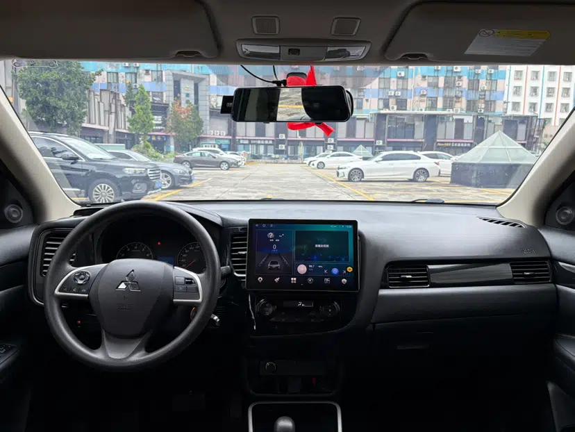 Mitsubishi Outlander 2020 2.0L Two-Wheel Drive Comfort Edition 5 Seats — миниатюра 21
