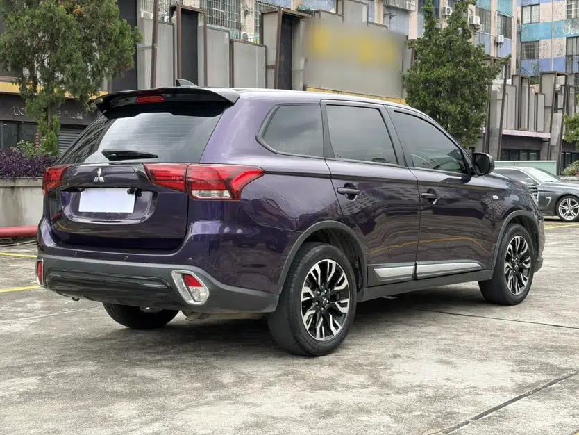 Mitsubishi Outlander 2020 2.0L Two-Wheel Drive Comfort Edition 5 Seats — миниатюра 6