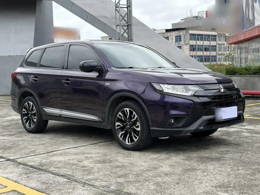 Mitsubishi Outlander 2020 2.0L Two-Wheel Drive Comfort Edition 5 Seats — миниатюра 10