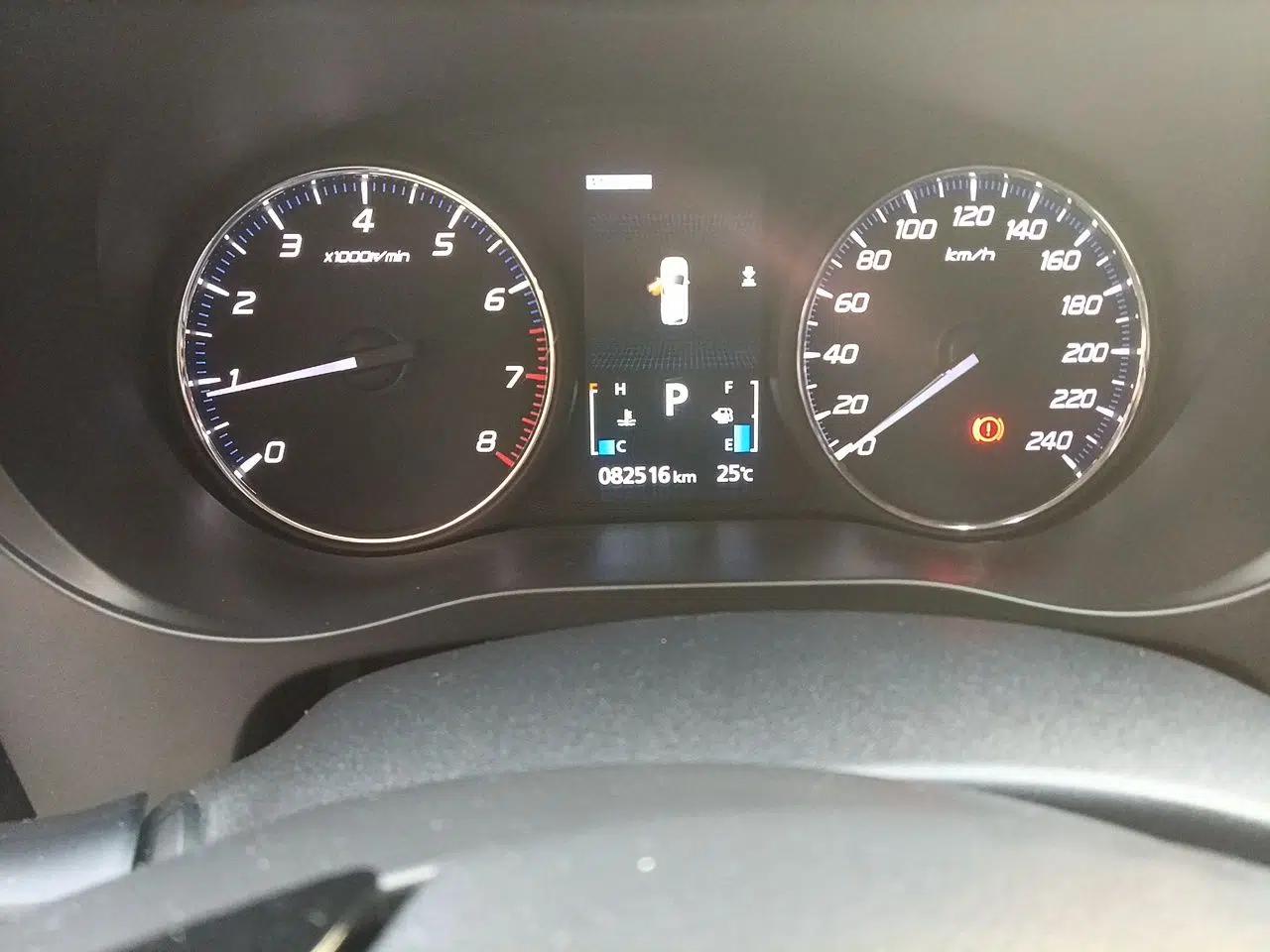 Mitsubishi Outlander 2019 2.4L 4x4 Zhi Xiang Edition 7 Seats China VI Standard — миниатюра 11