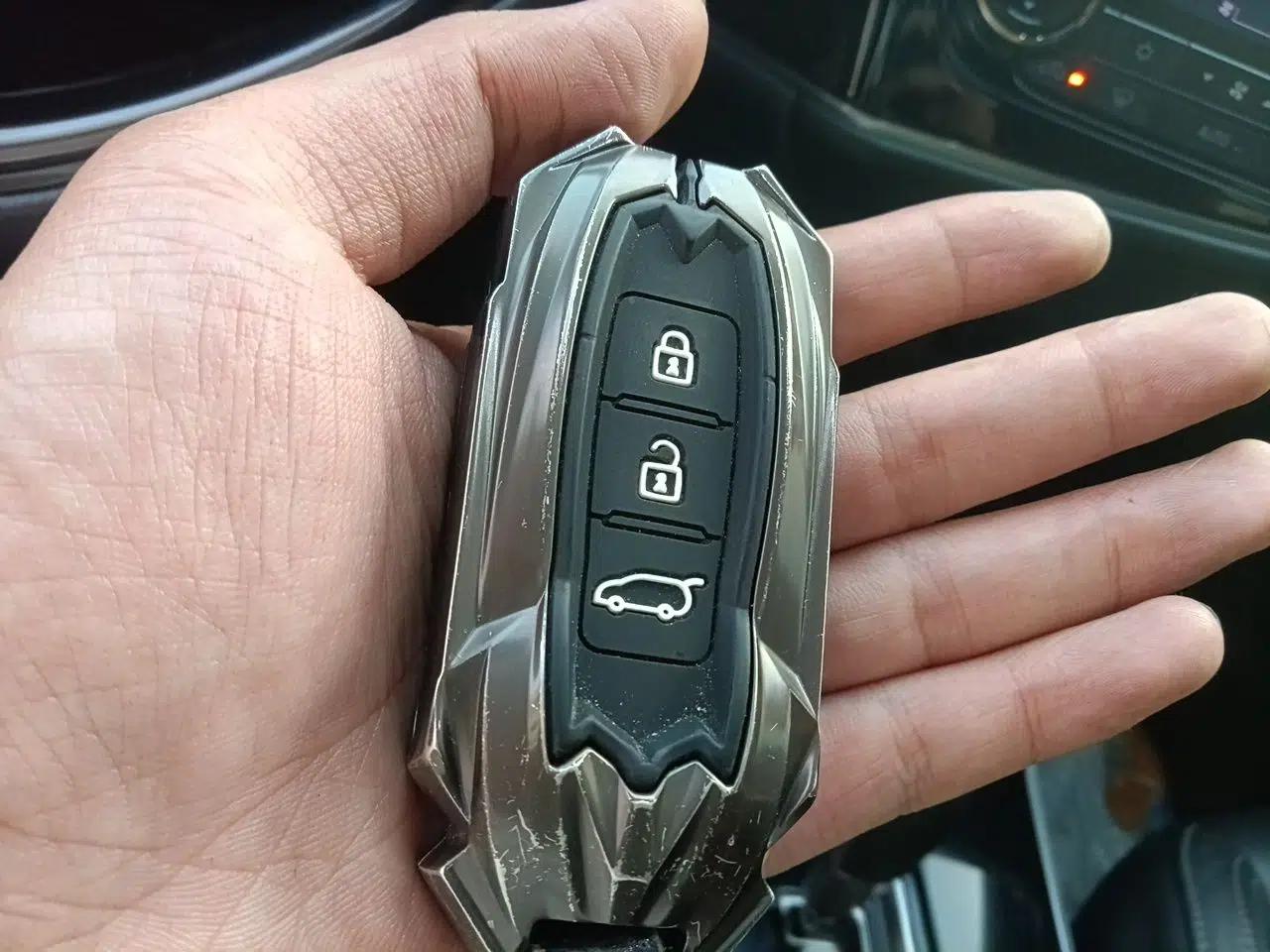Mitsubishi Outlander 2019 2.4L 4x4 Zhi Xiang Edition 7 Seats China VI Standard — миниатюра 17