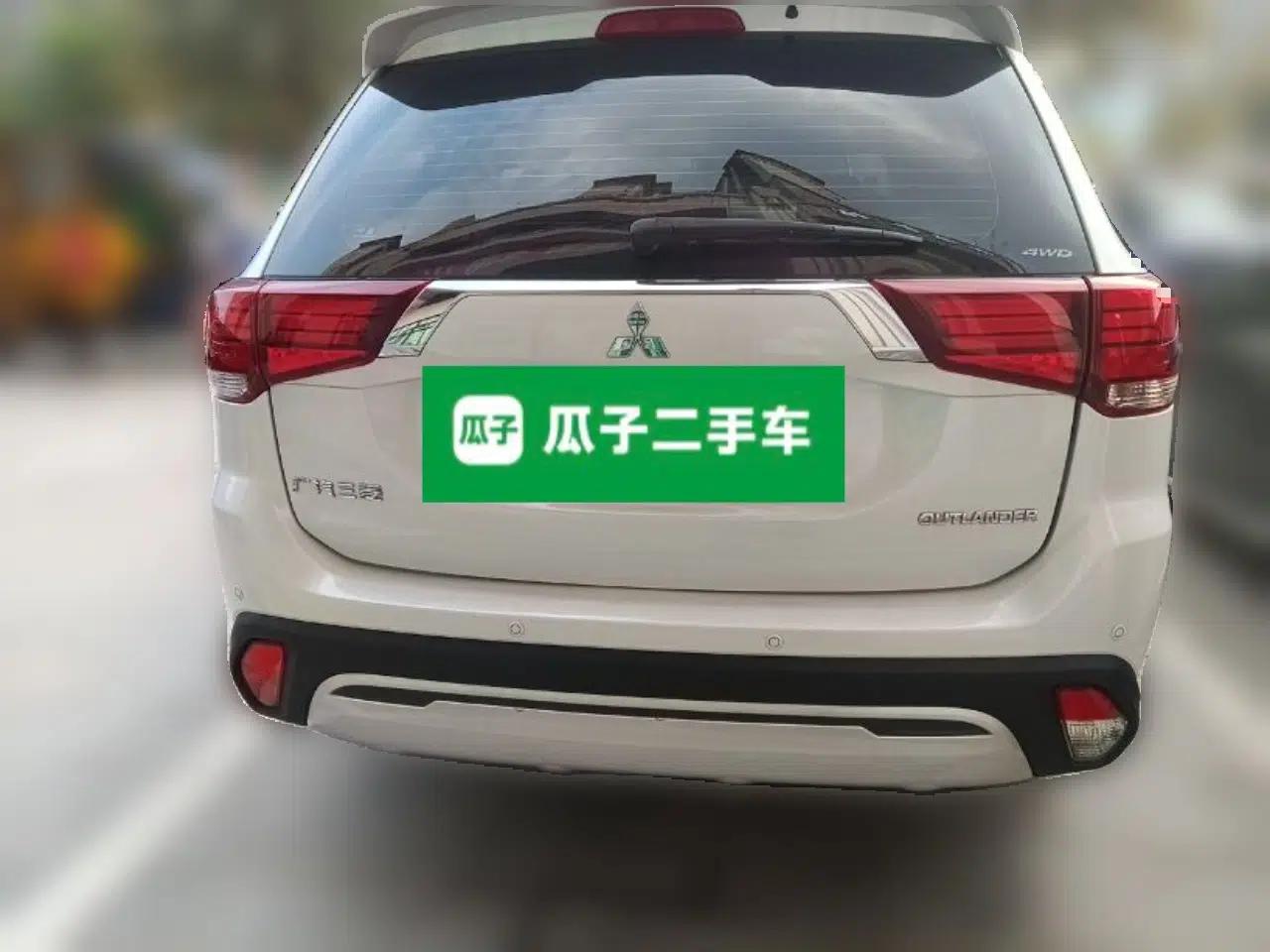 Mitsubishi Outlander 2019 2.4L 4x4 Zhi Xiang Edition 7 Seats China VI Standard — миниатюра 5