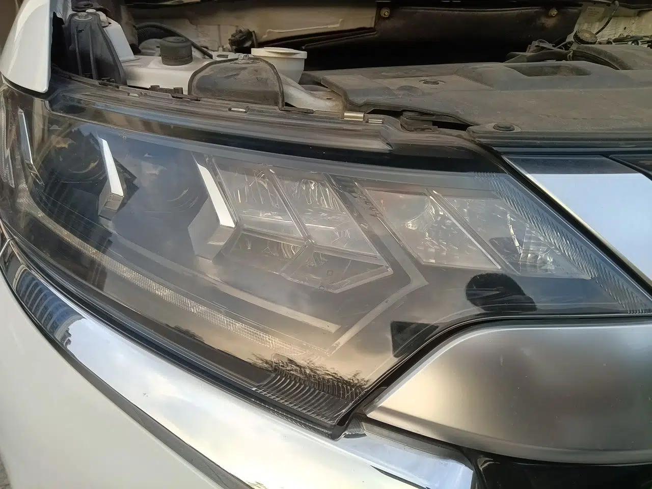 Mitsubishi Outlander 2019 2.4L 4x4 Zhi Xiang Edition 7 Seats China VI Standard — миниатюра 7