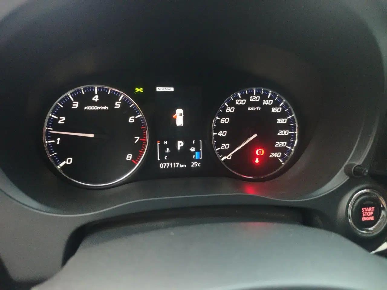 Mitsubishi Outlander 2018 2.4L 4x4 Elite Edition 5 Seats — миниатюра 12